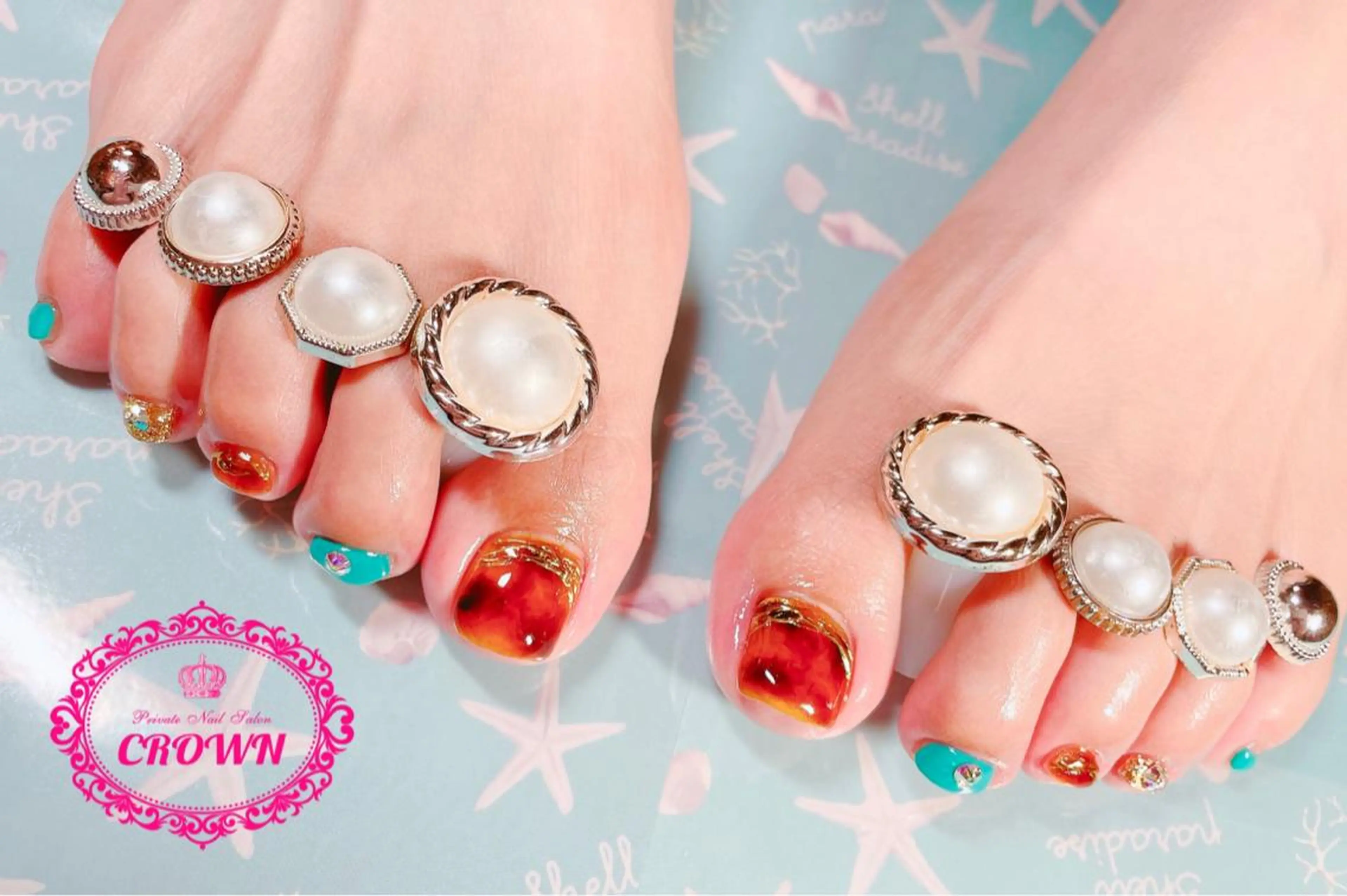 ネイル フットネイル CROWN プライベートサロンのネイルデザイン