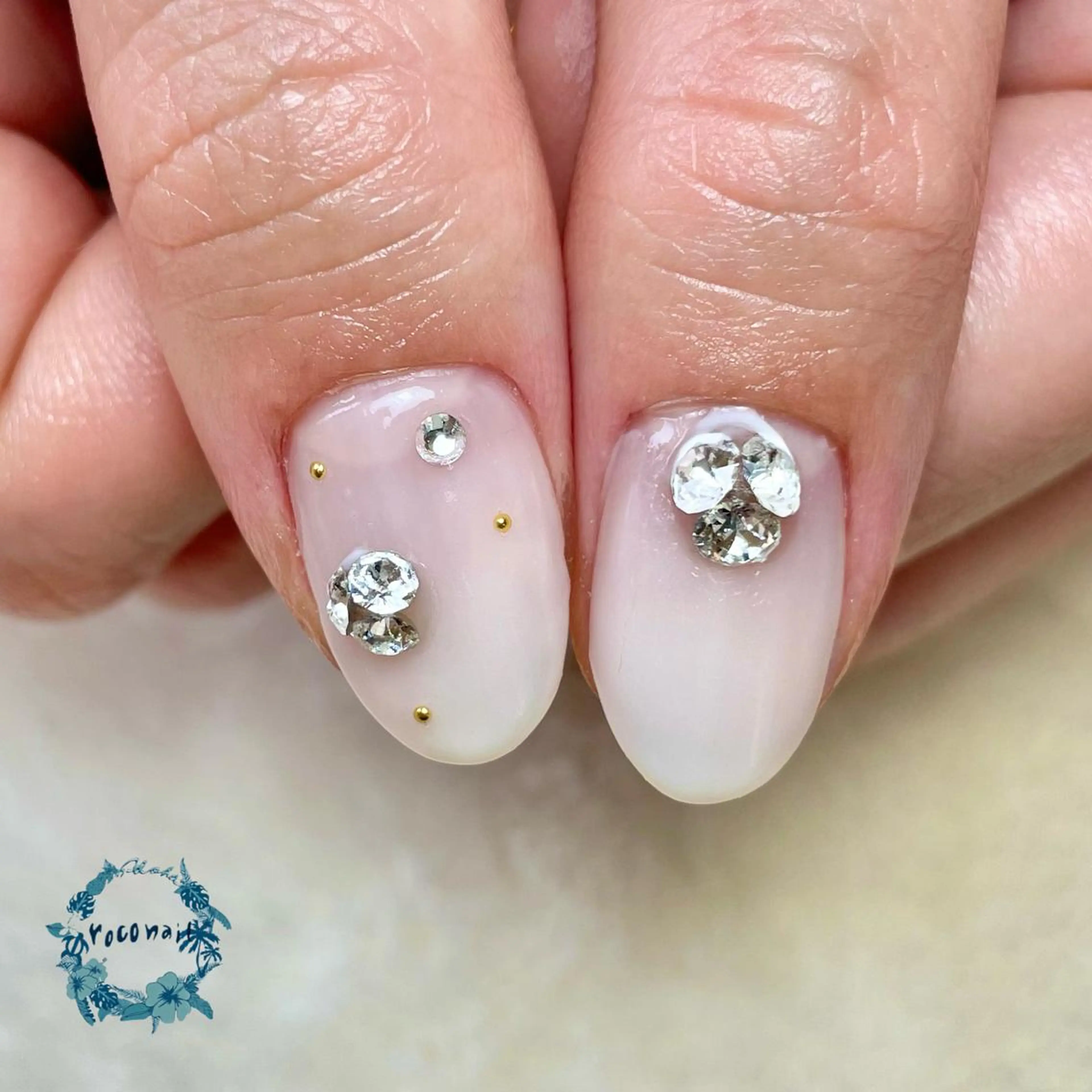ネイル ストーンネイル ホワイト ハンドネイル roconail ヒロコのネイルデザイン