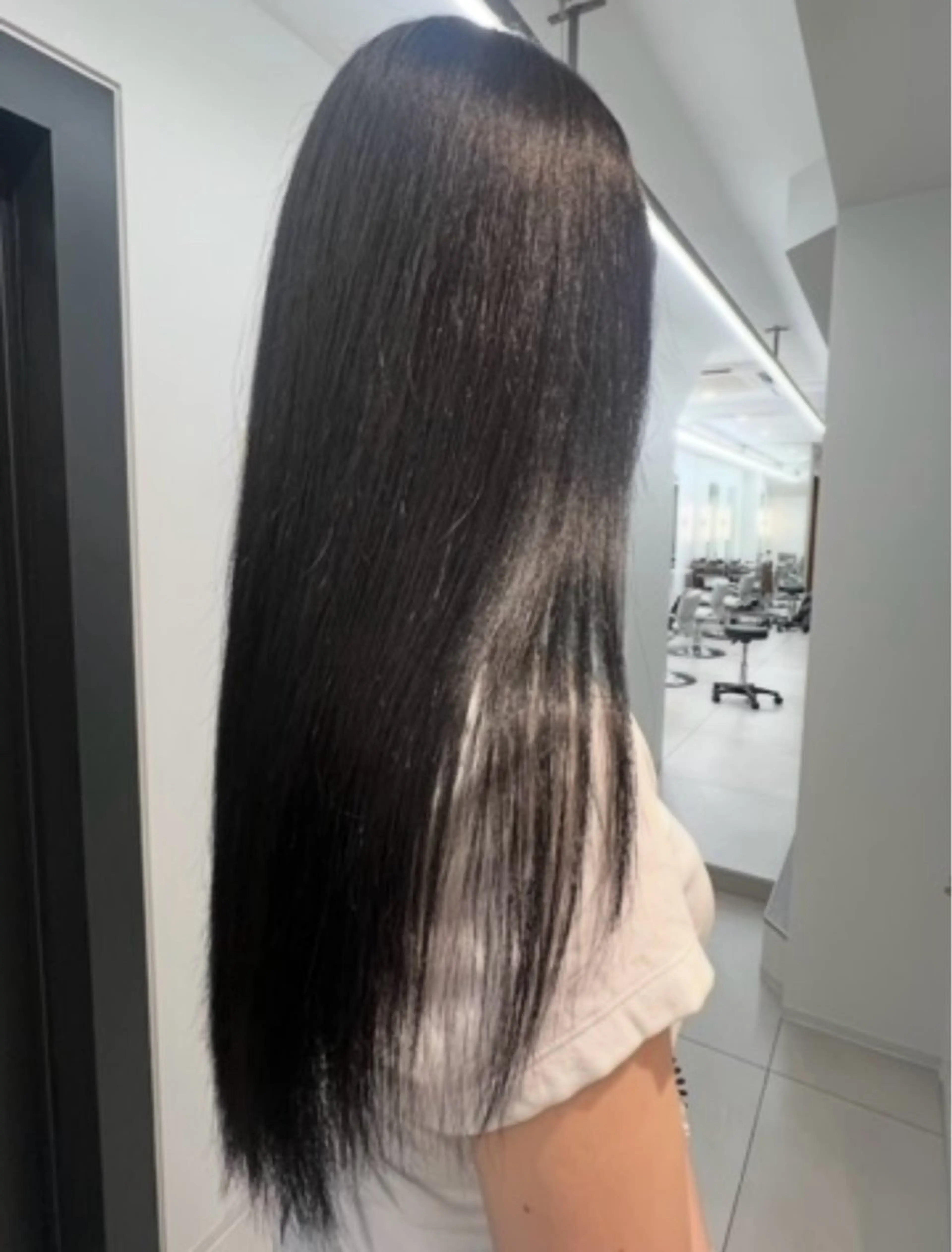 ロング 岸 来未のヘアスタイル