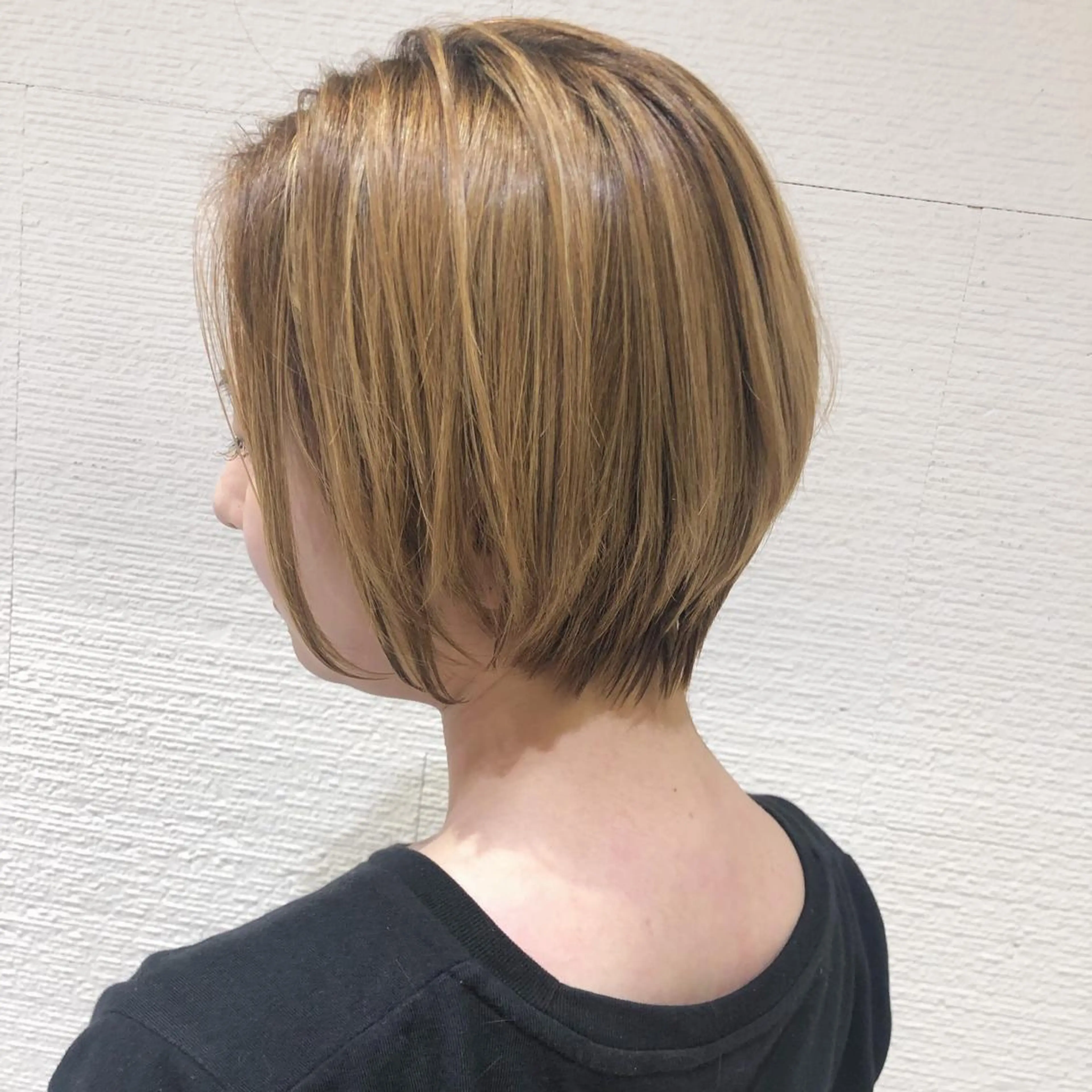 ショート カラー 三鷹で1番ショート ボブをカットする新谷のヘアスタイル