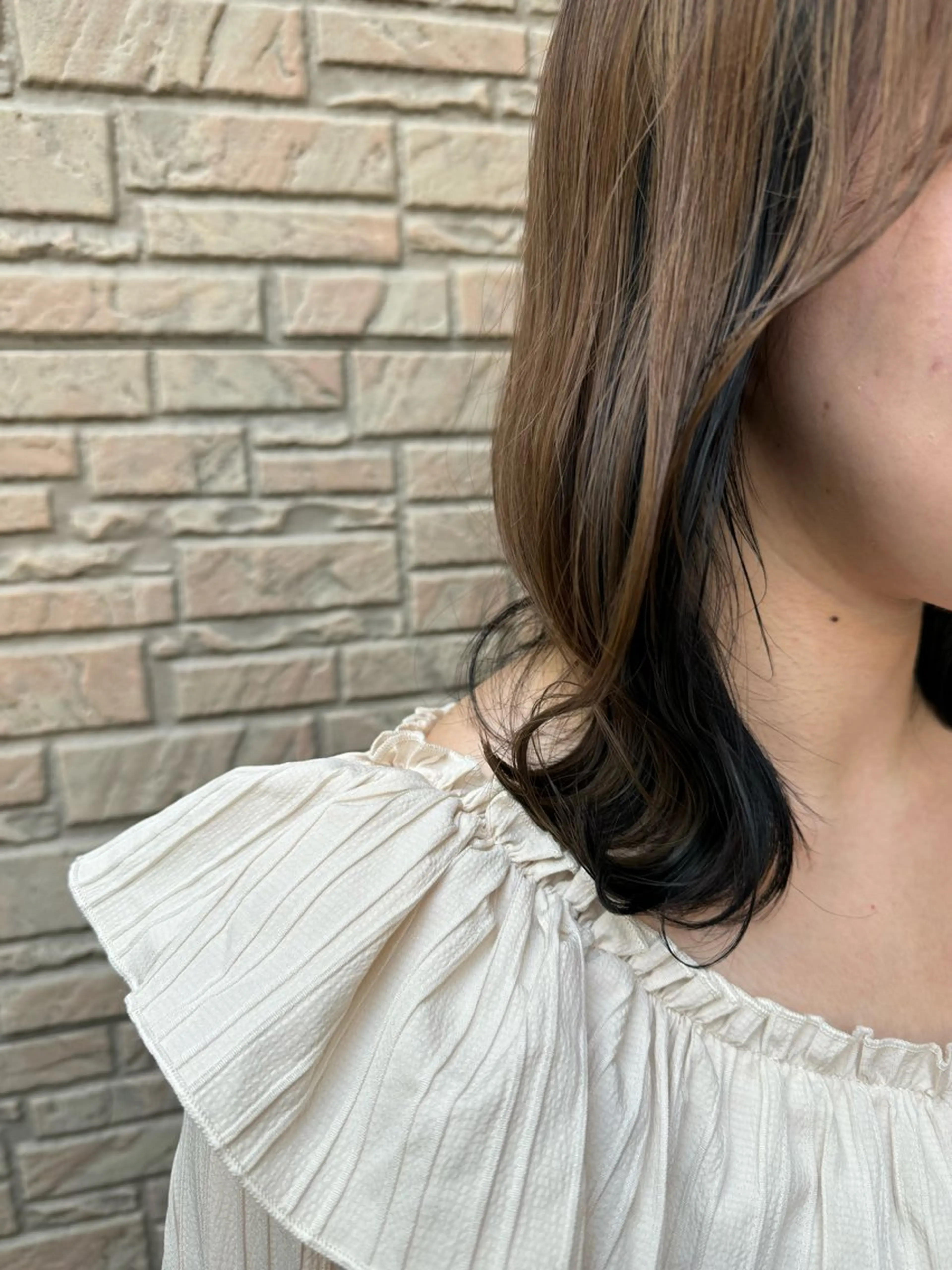 ミディアム カラー ブリーチ ブラウンカラー インナーカラー ミルクティーブラウン ワタナベ テルマサのヘアスタイル