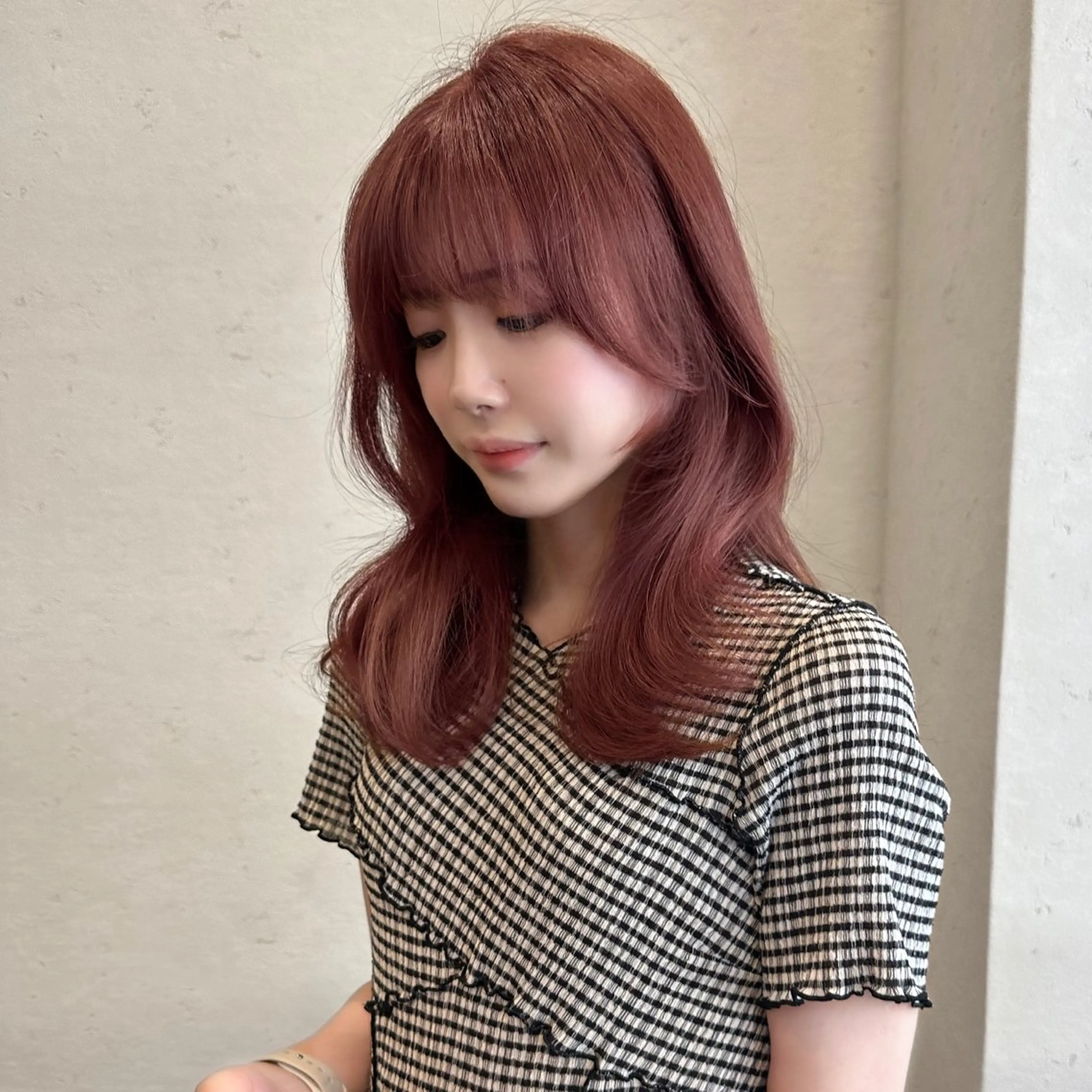 ミディアム カット ヘアカラー トリートメント 🌹ハッシュカット、 レイヤー韓国ヘア🌹のヘアスタイル