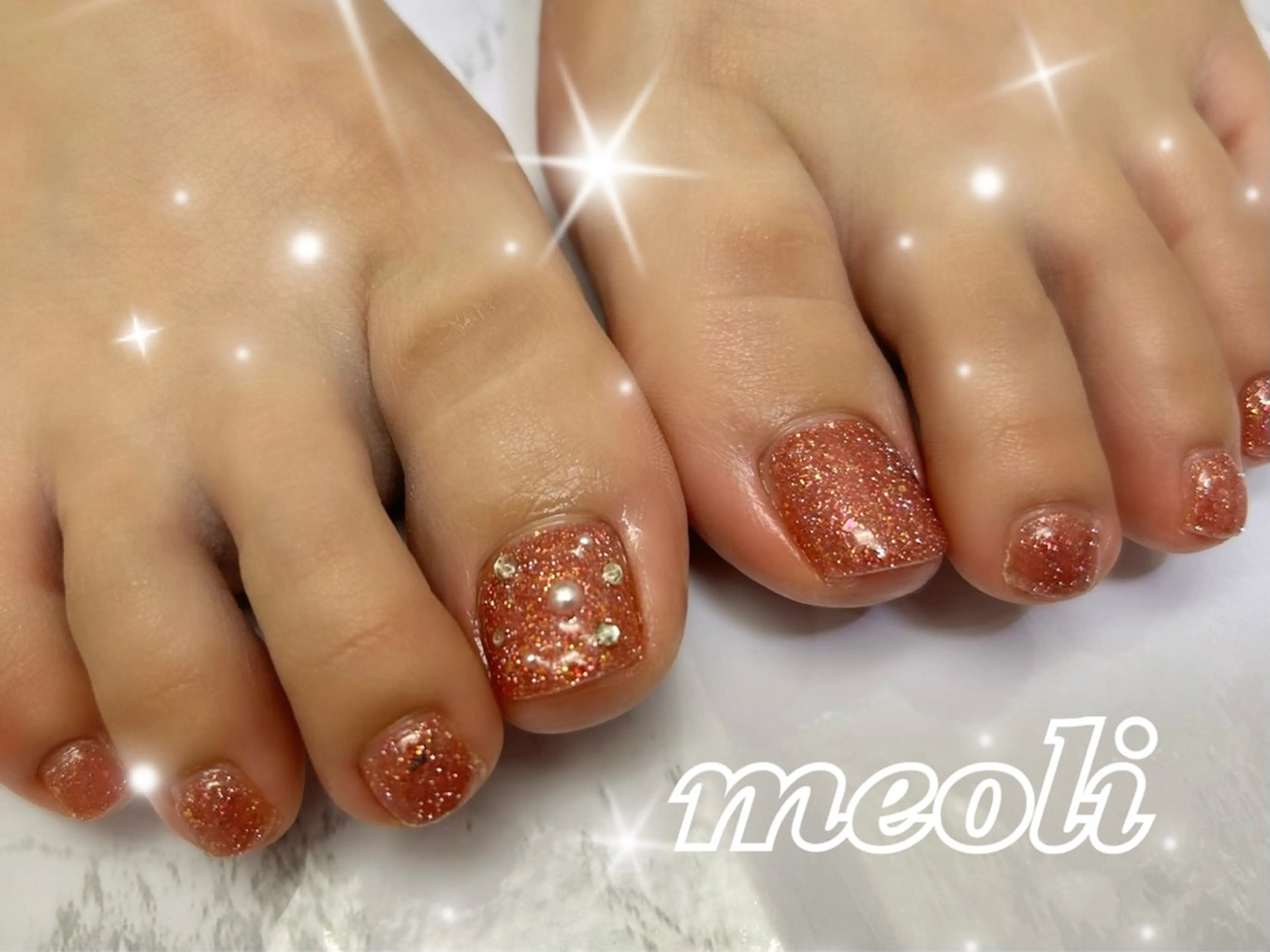 ネイル クリアネイル フラッシュネイル フットネイル キラキラネイル ラメ(グリッター) フットネイル nail salon meoli　アヤのネイルデザイン