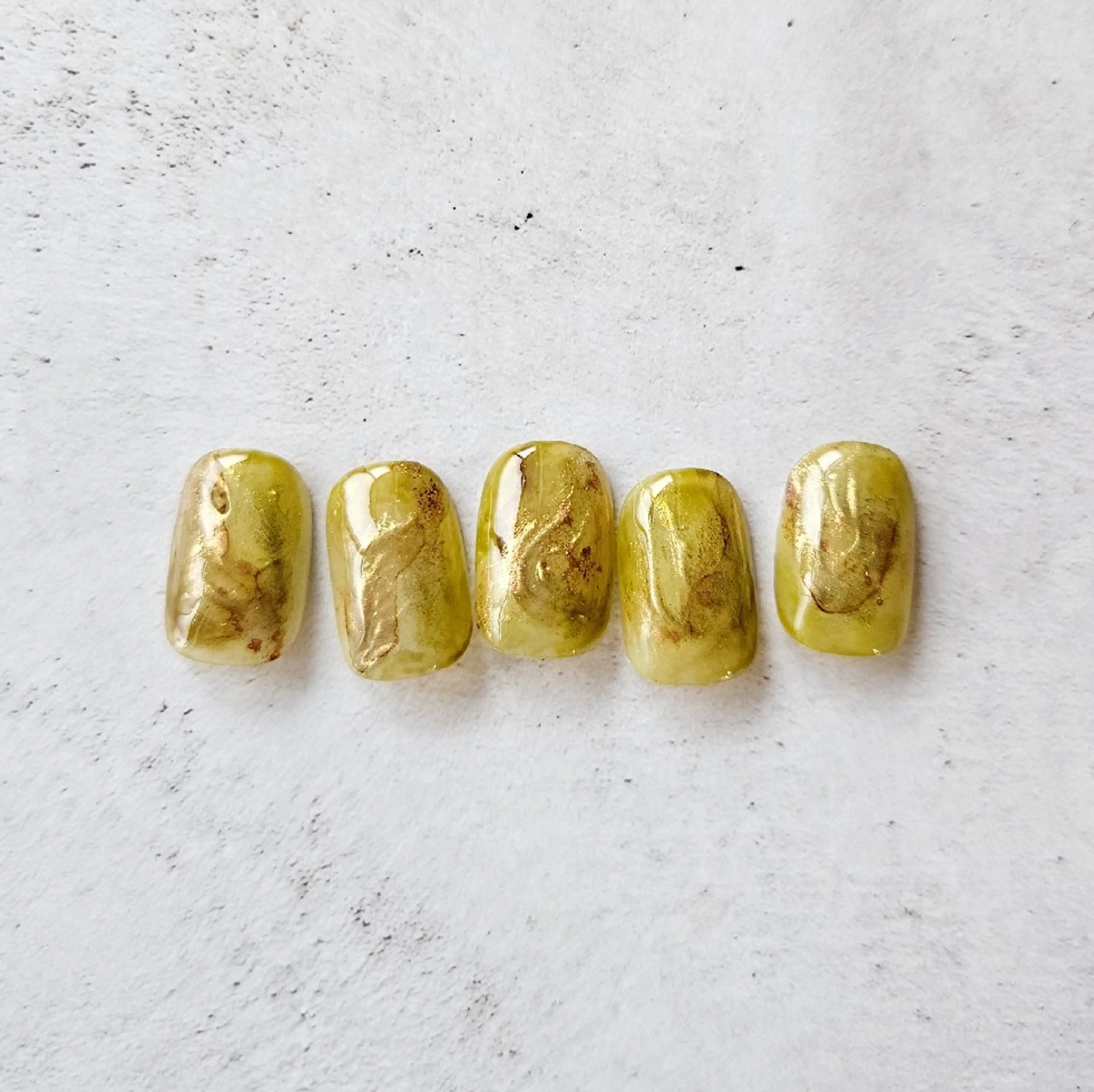 ネイル ジェルネイル ニュアンスネイル パラジェル ピスタチオネイル バレンタイン ハンドネイル Nailsalon manoのネイルデザイン