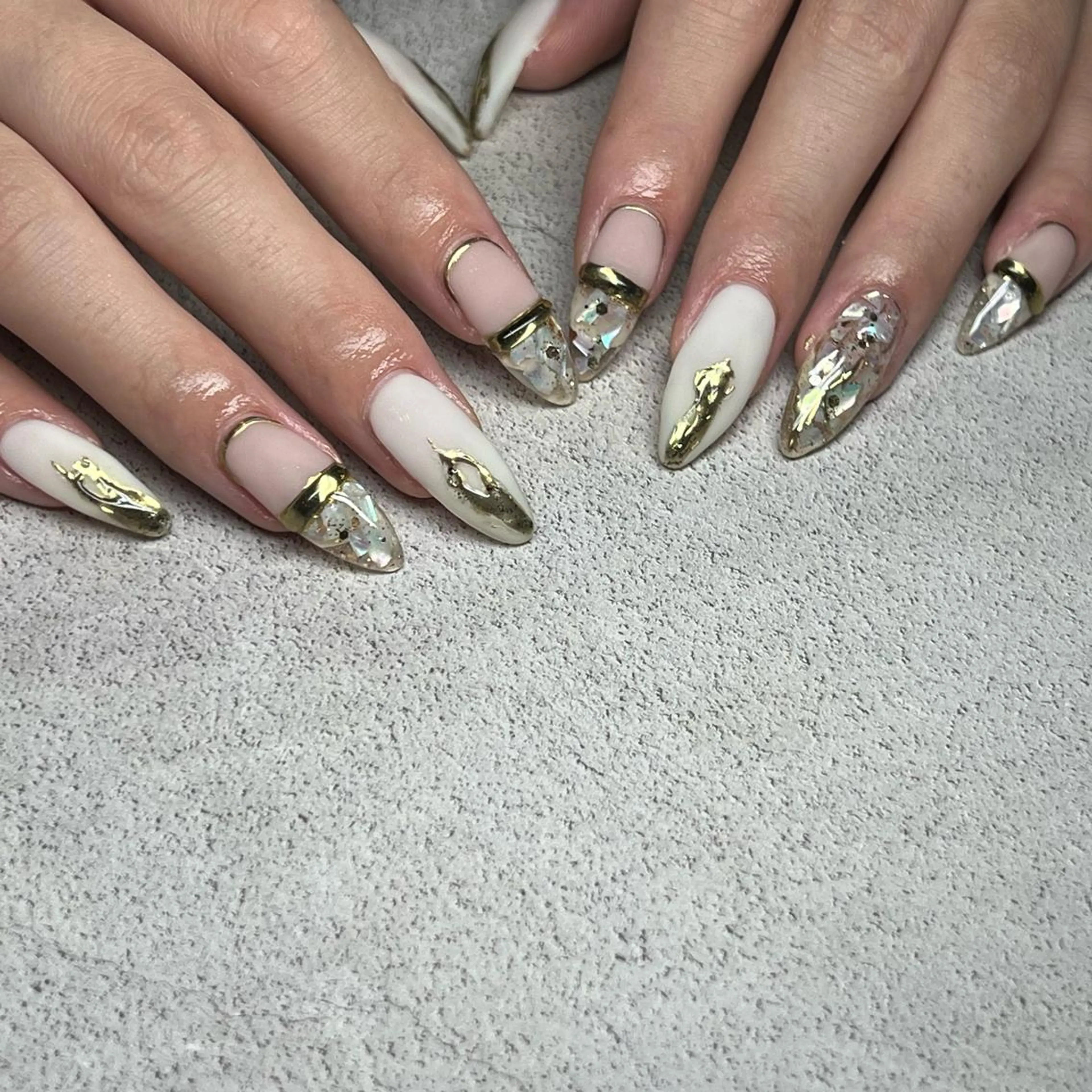 ネイル クリアネイル 𝐫𝐚𝐢 𝐧𝐚𝐢𝐥の眉毛・アイブロウイメージ