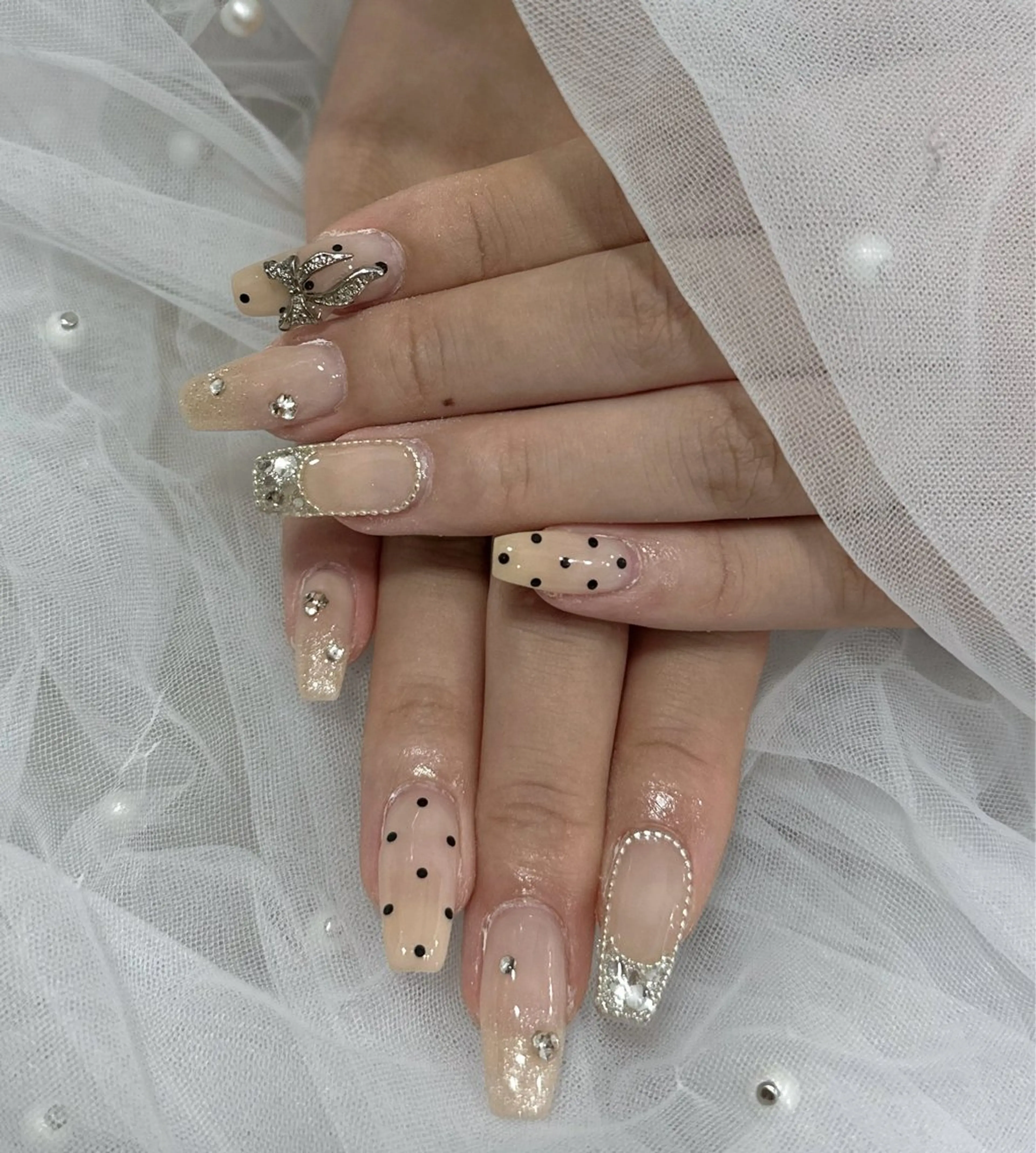 ネイル ハンドネイル フットネイル LAVISH nanamiのネイルデザイン