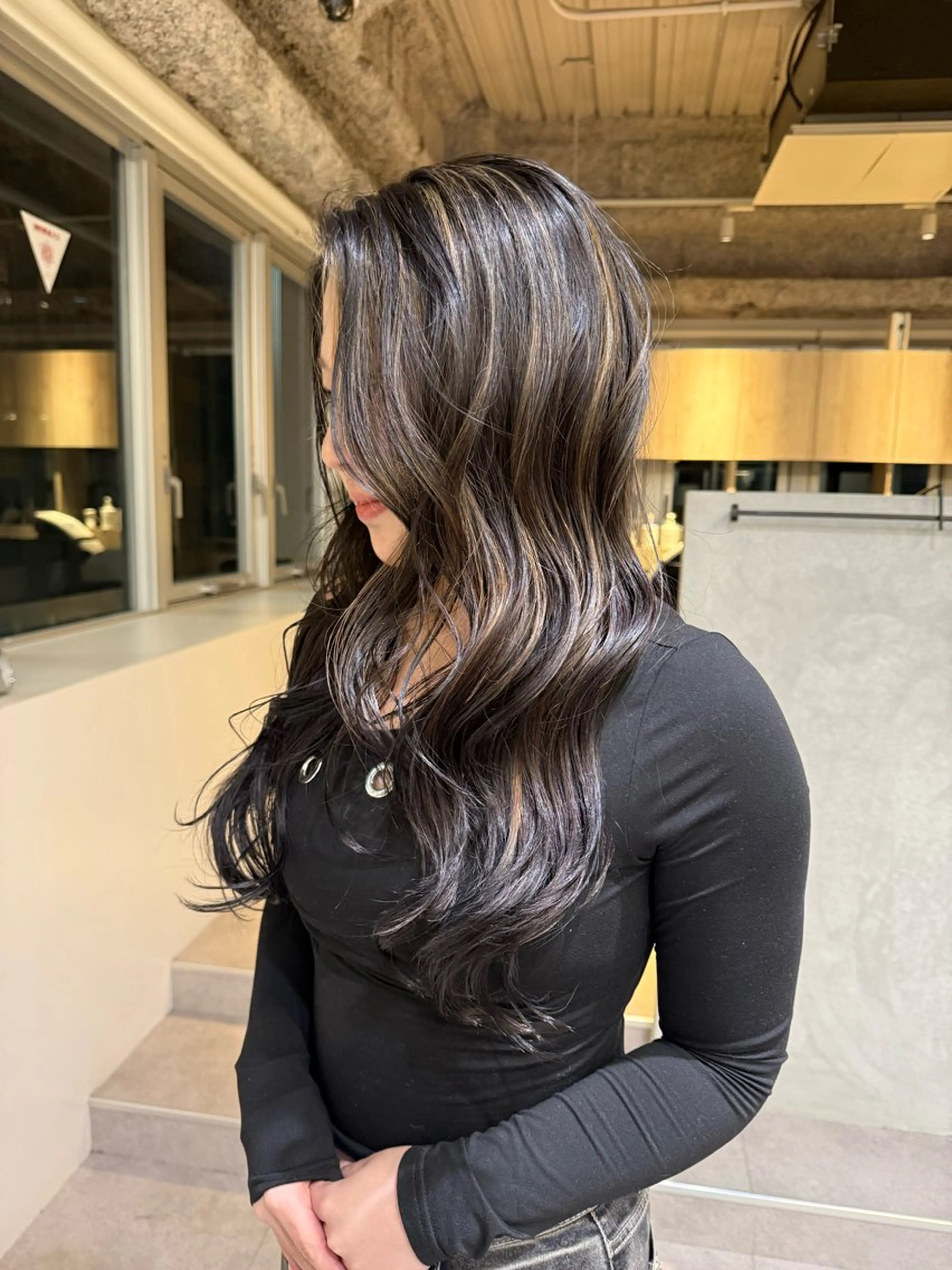 ロング ヘアカラー SARA 【大阪梅田】のヘアスタイル