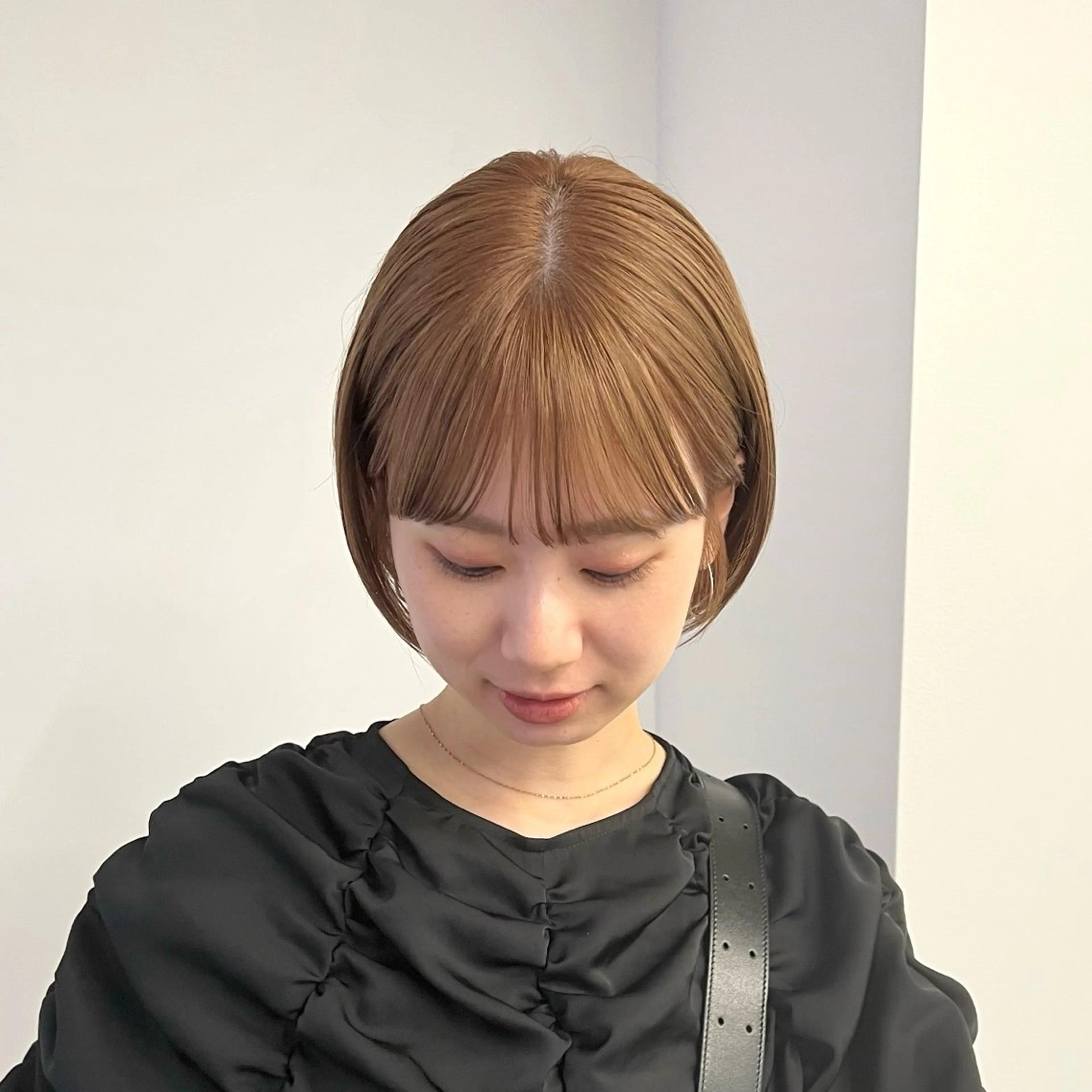 ショート カラー ベージュカラー ハイトーンカラー ショートヘア ナチュラルヘア/ 似合わせ/三宅 昌太のヘアスタイル