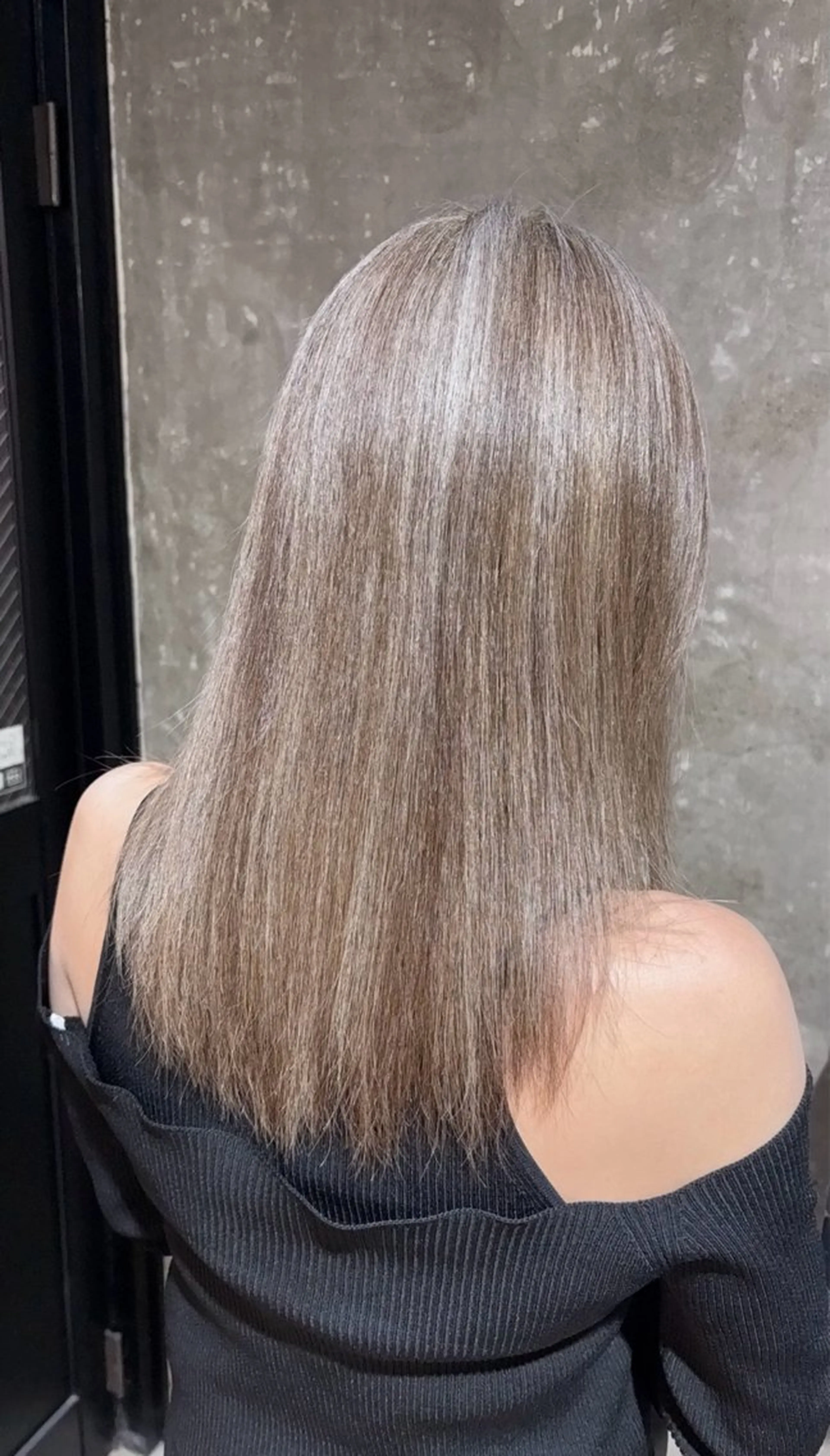 ミディアム カラー ヘアカラー 𝐇𝐈𝐑𝐀 𝐘𝐀𝐌𝐀のヘアスタイル