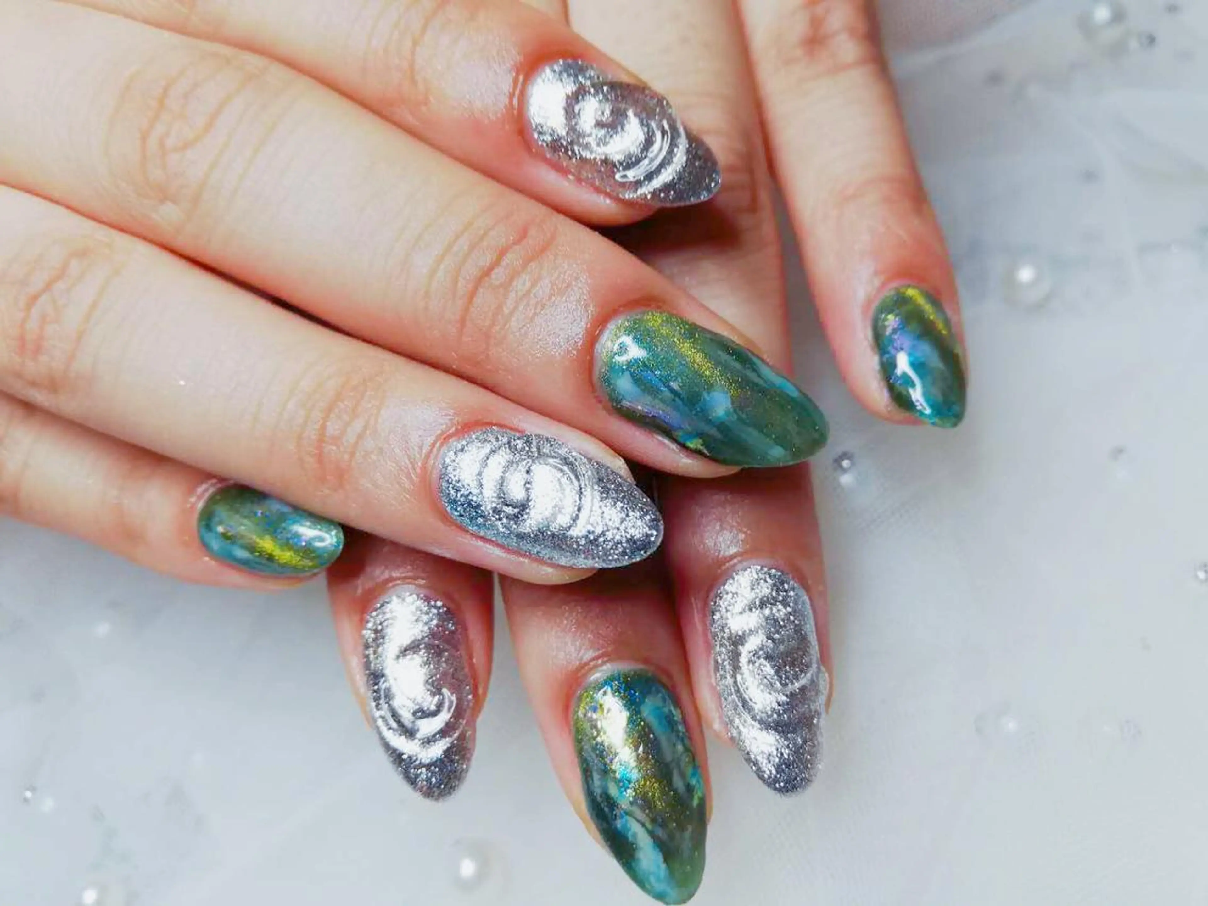 ネイル ハンドネイル マジック ミラーのネイルデザイン