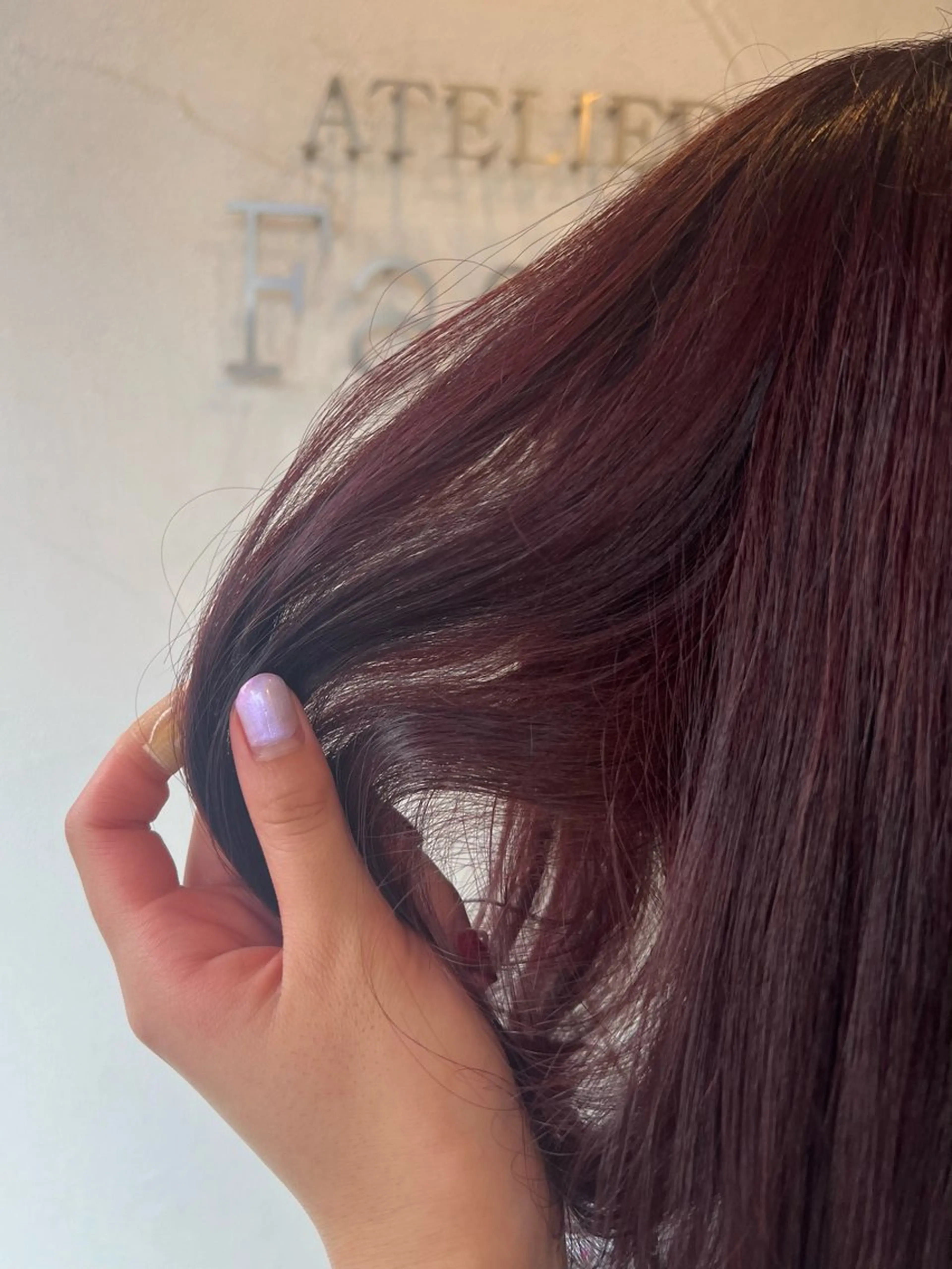 カラー ブリーチ ブリーチなしカラー レッドカラー アトリエファゴ Yuineのヘアスタイル