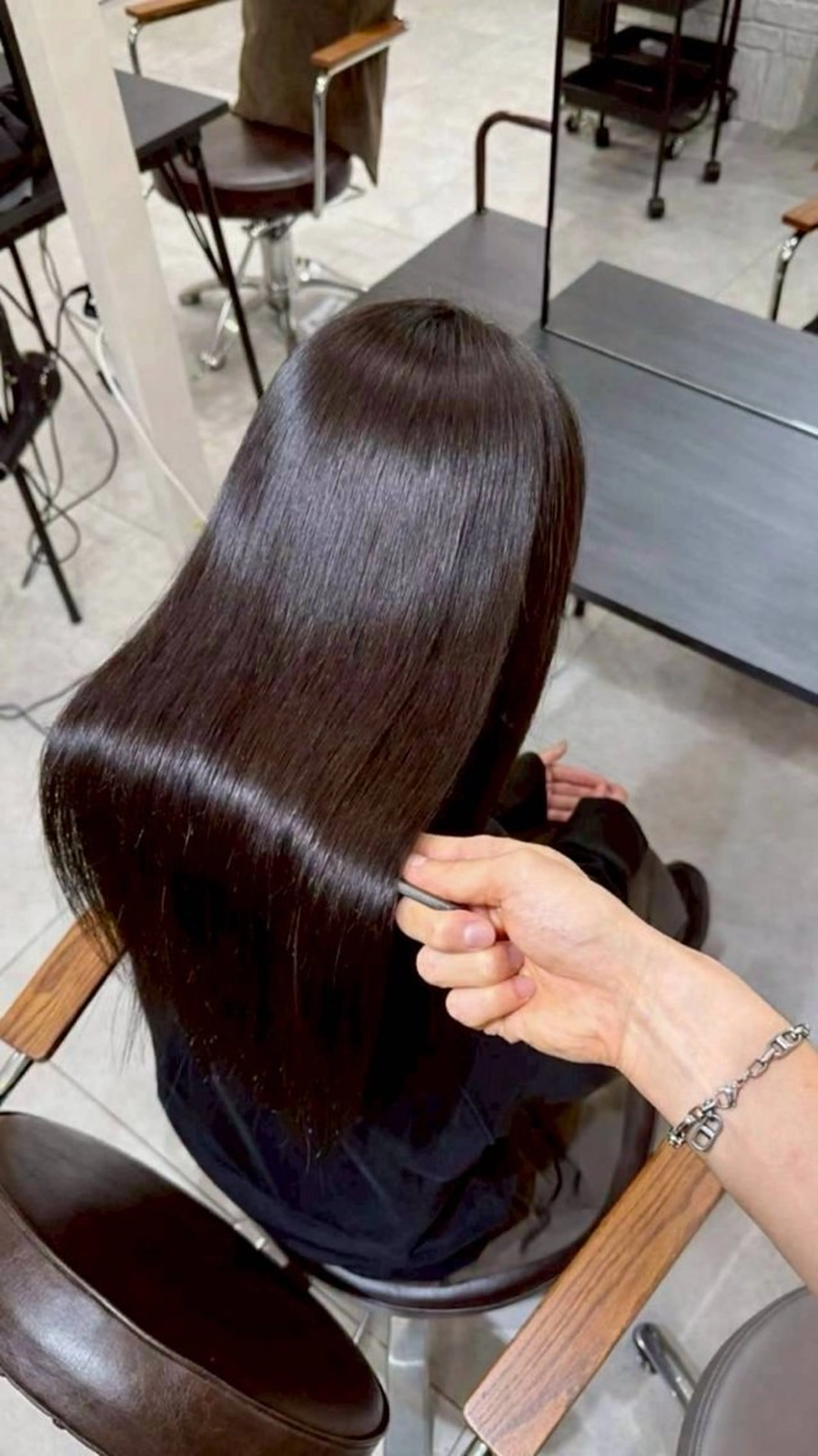 ロング カット ヘアカラー 縮毛矯正 トリートメント 髪質改善特化🫧韓国 🇰🇷amiruのヘアスタイル