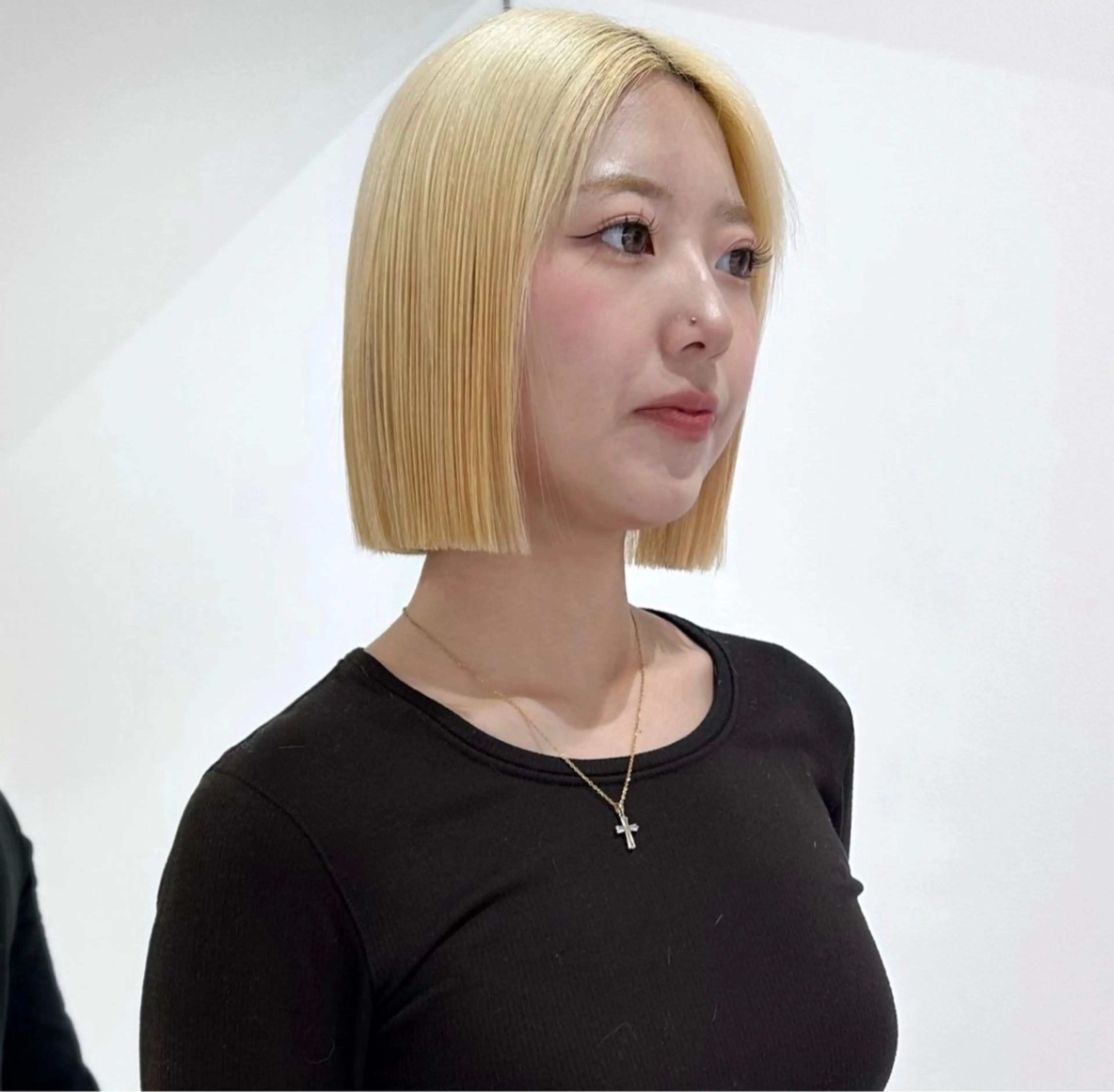 ショート 顔周りカット 小顔カット VIVIE 福岡天神店のヘアスタイル