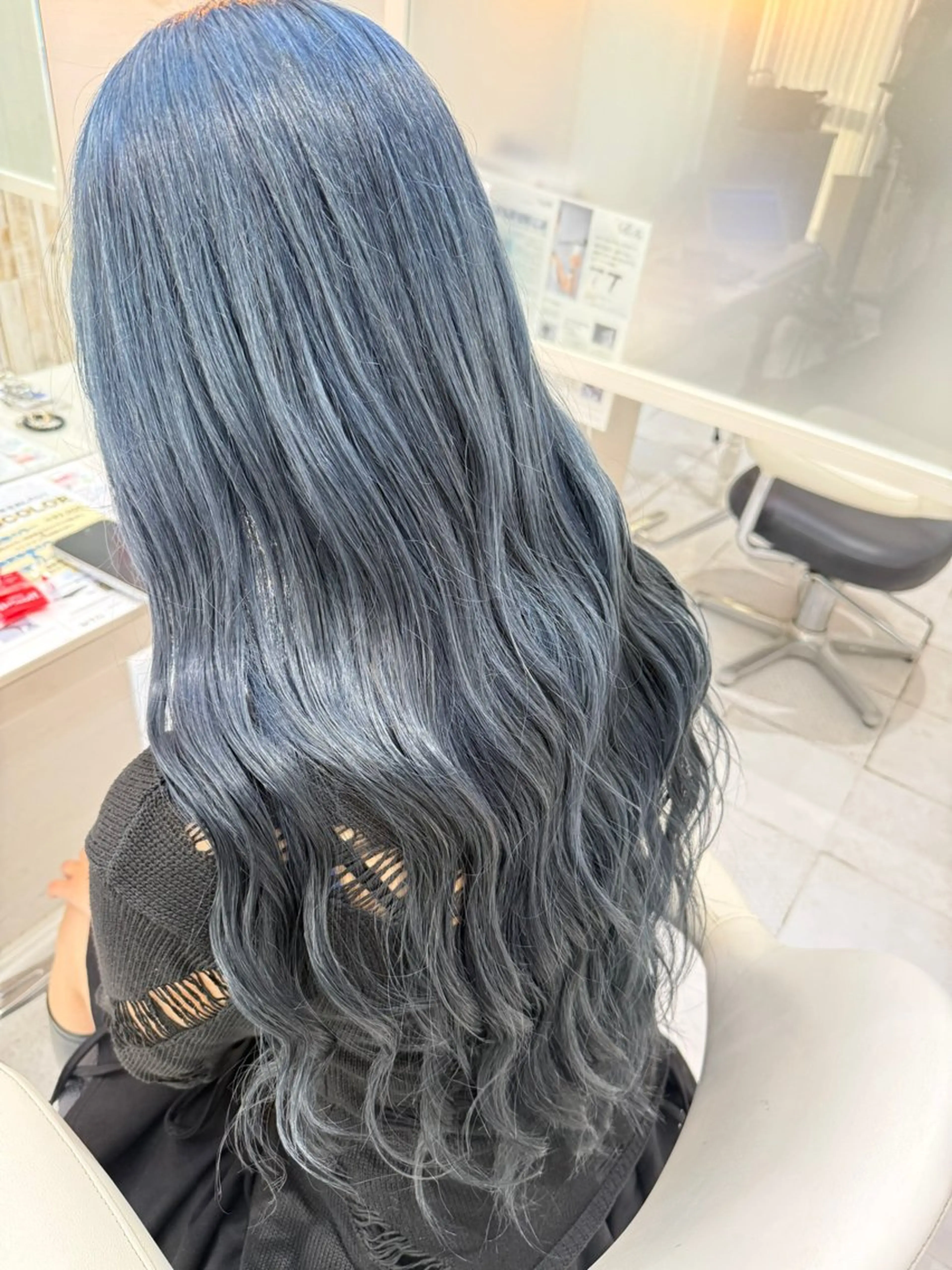 カラー ブリーチ 透明感カラー/寒色系 /Mikuのヘアスタイル