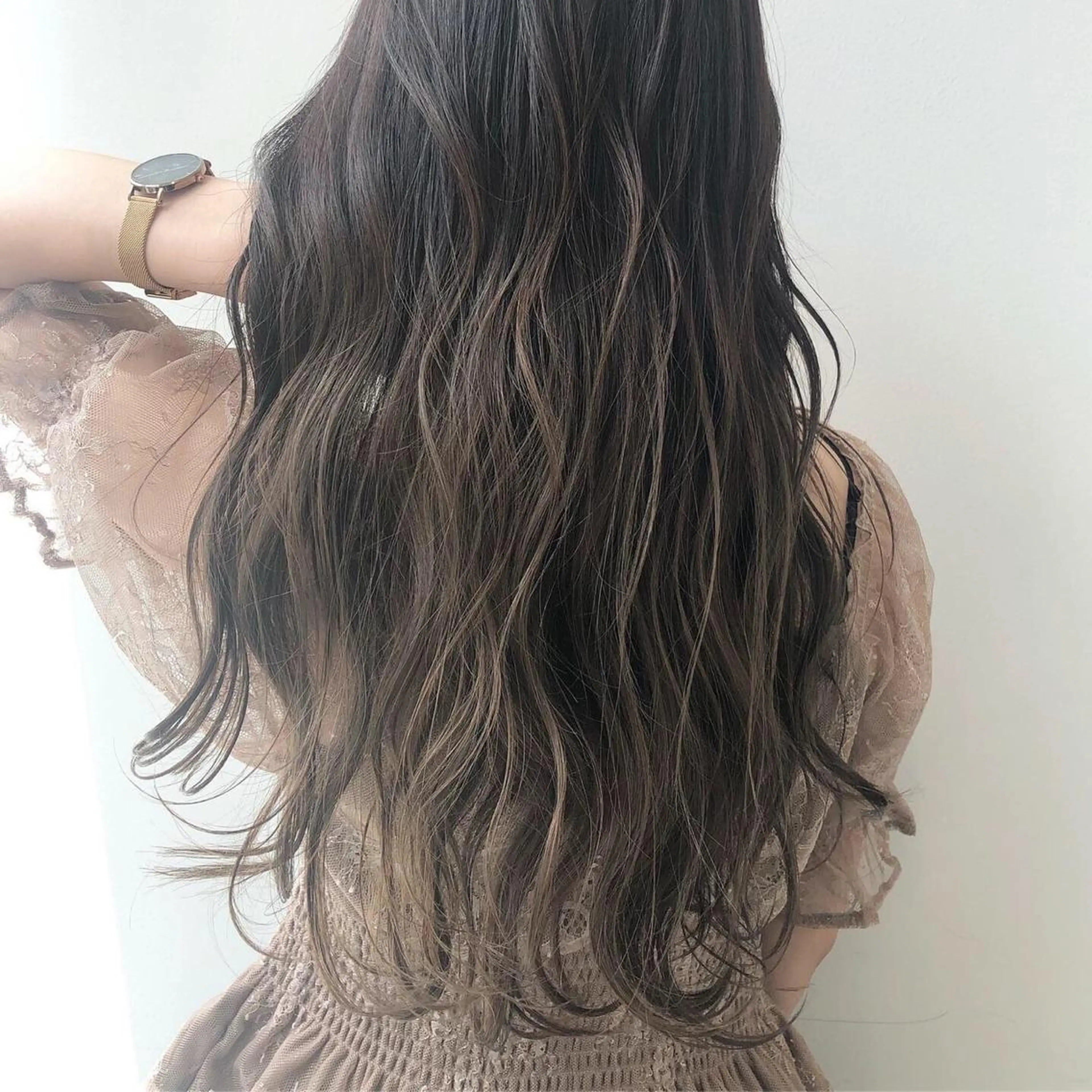 ロング カラー ヘアアレンジ 【公式】amble luxe池袋東口🩷のヘアスタイル