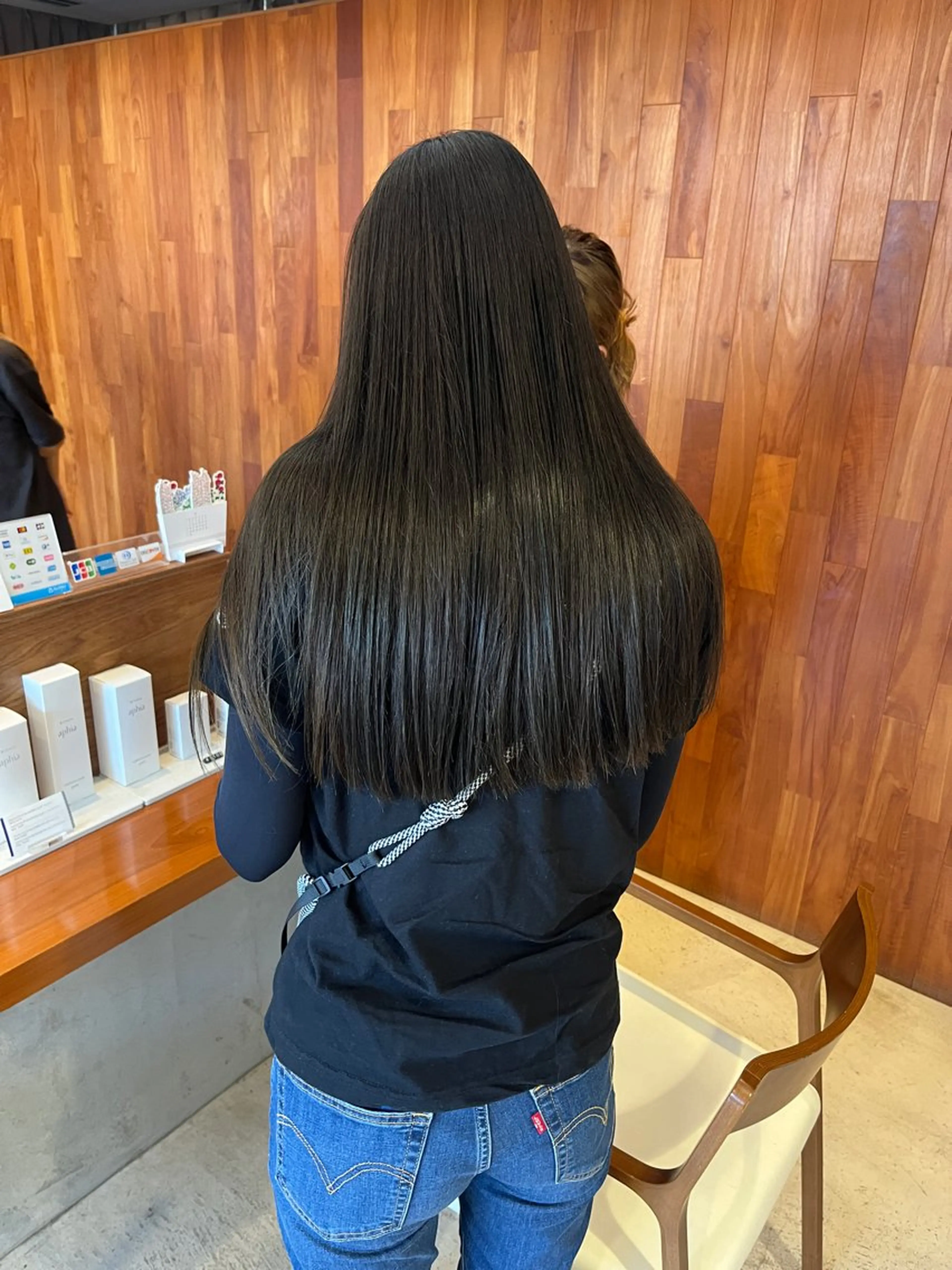 ロング 縮毛矯正 阪東 智春のヘアスタイル