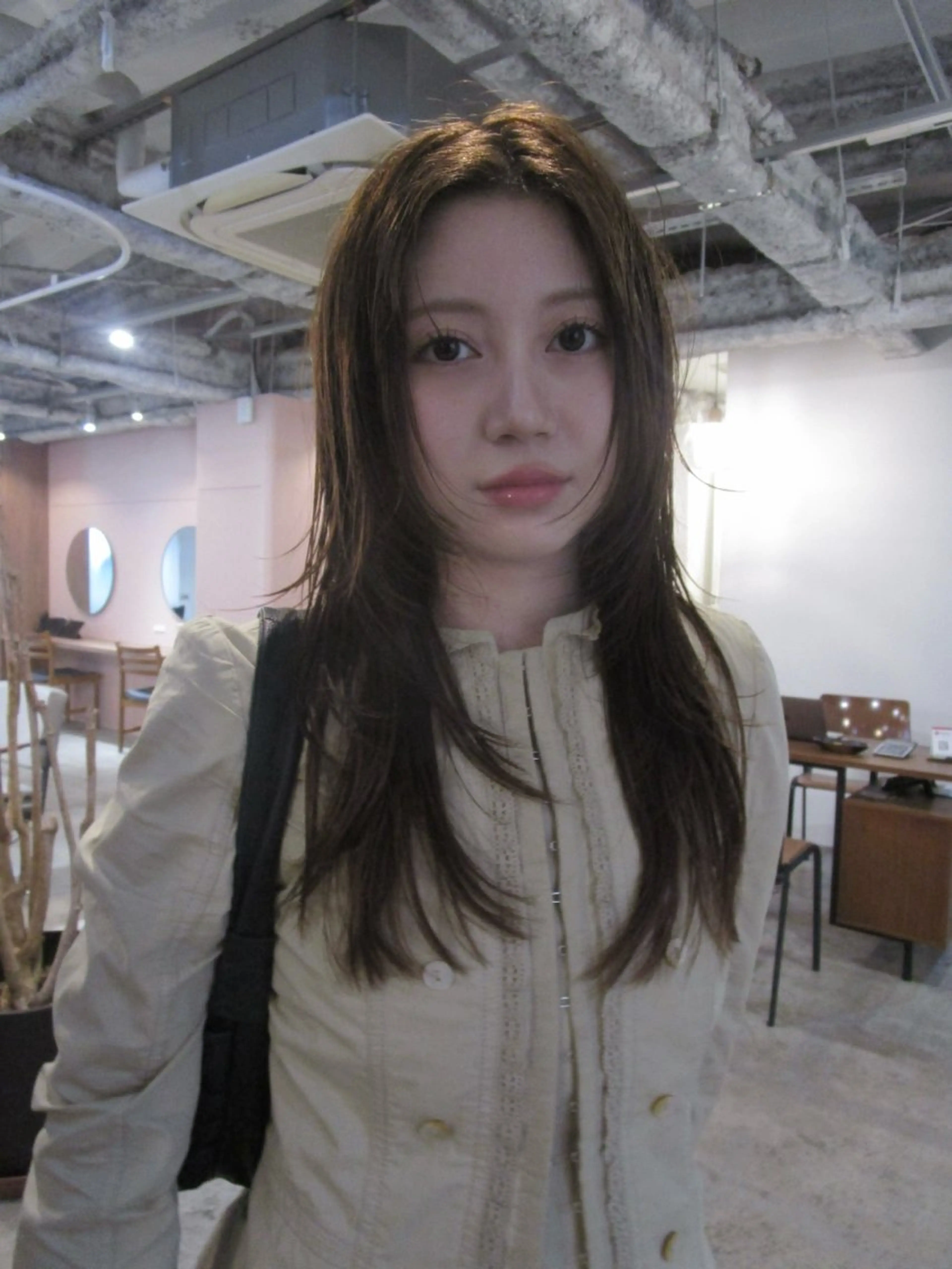 ロング カラー ベージュカラー レイヤーカット カット ヘアカラー yu maのヘアスタイル