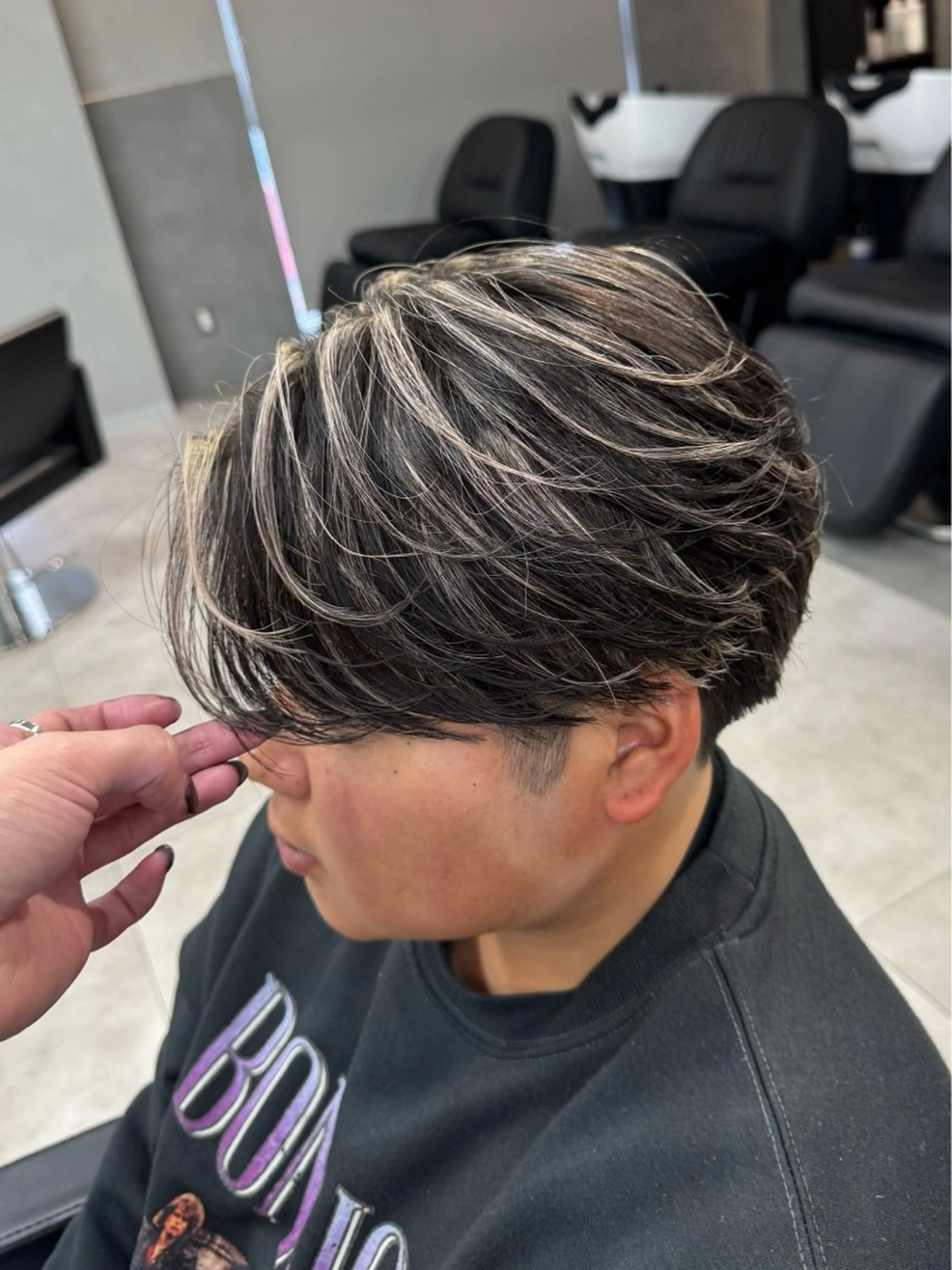 ショート カラー ブリーチ ケアブリーチ ダブルカラー イヤリングカラー ハイトーンカラー GISEL 小倉のヘアスタイル