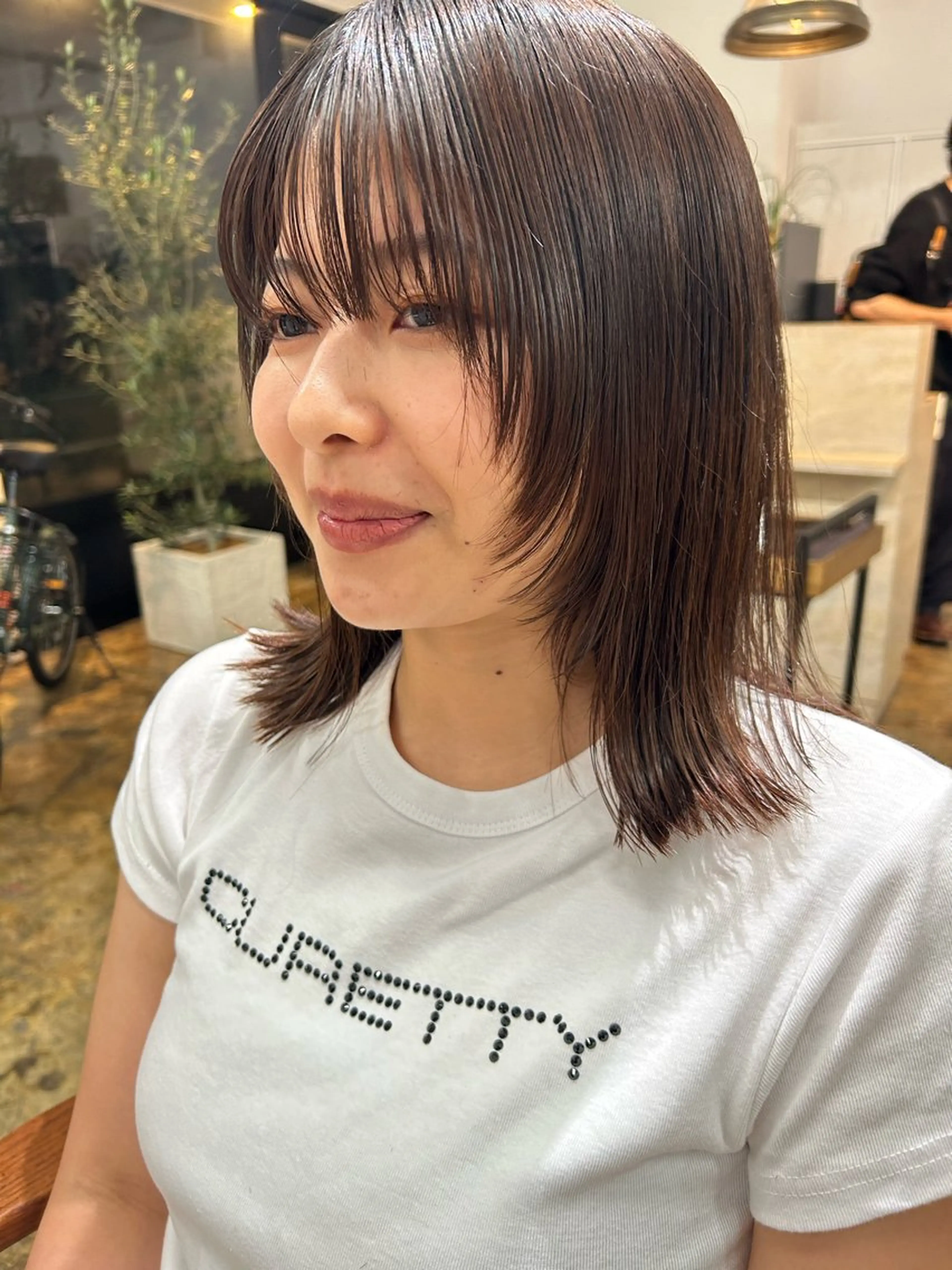 ミディアム レイヤーカット スギ リンカのヘアスタイル