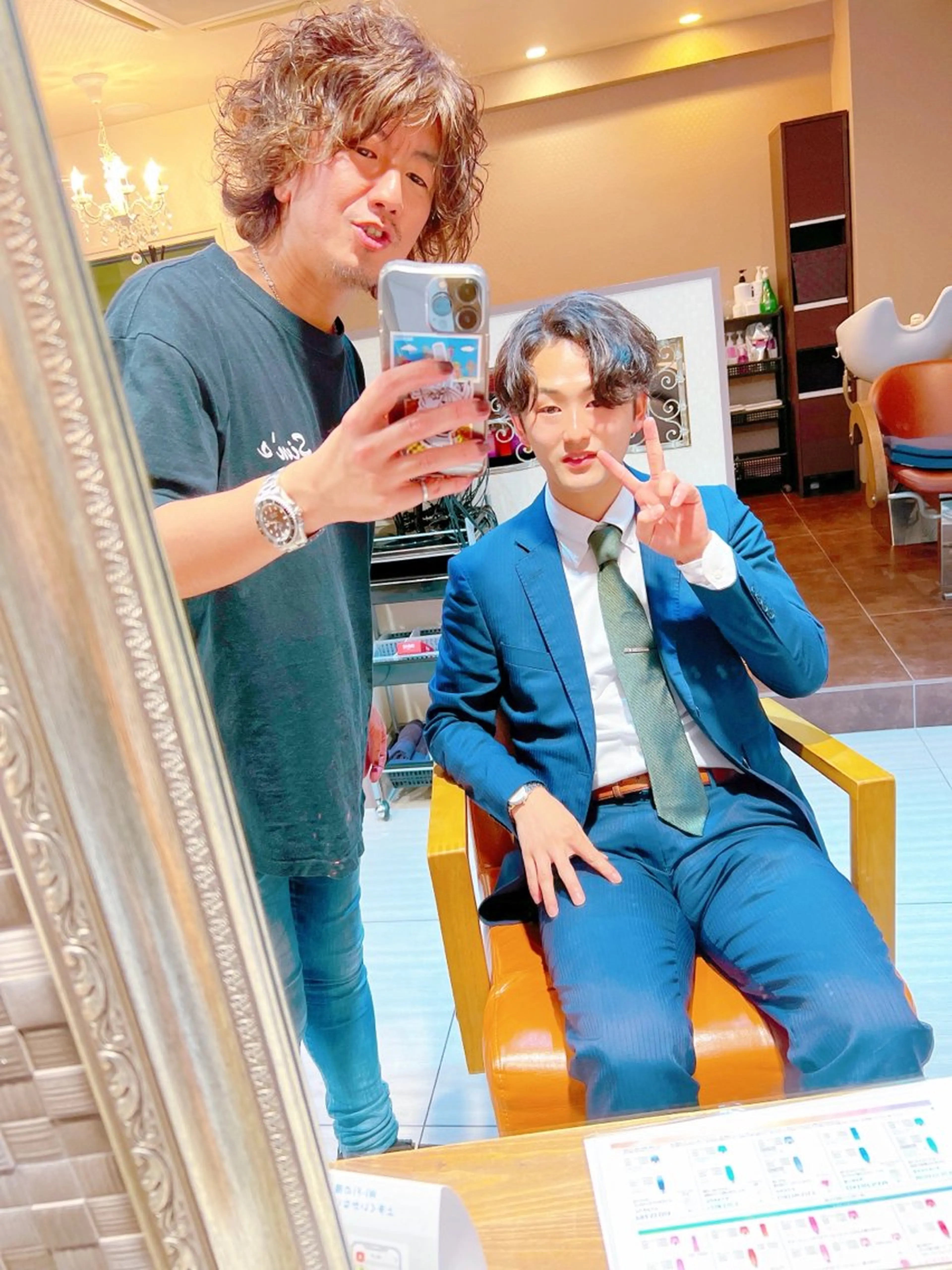 ショート パーマ メンズ メンズハイライト メンズパーマ ハイライト 髪質改善 トリートメント カット パーマ Refuge by produceのヘアスタイル