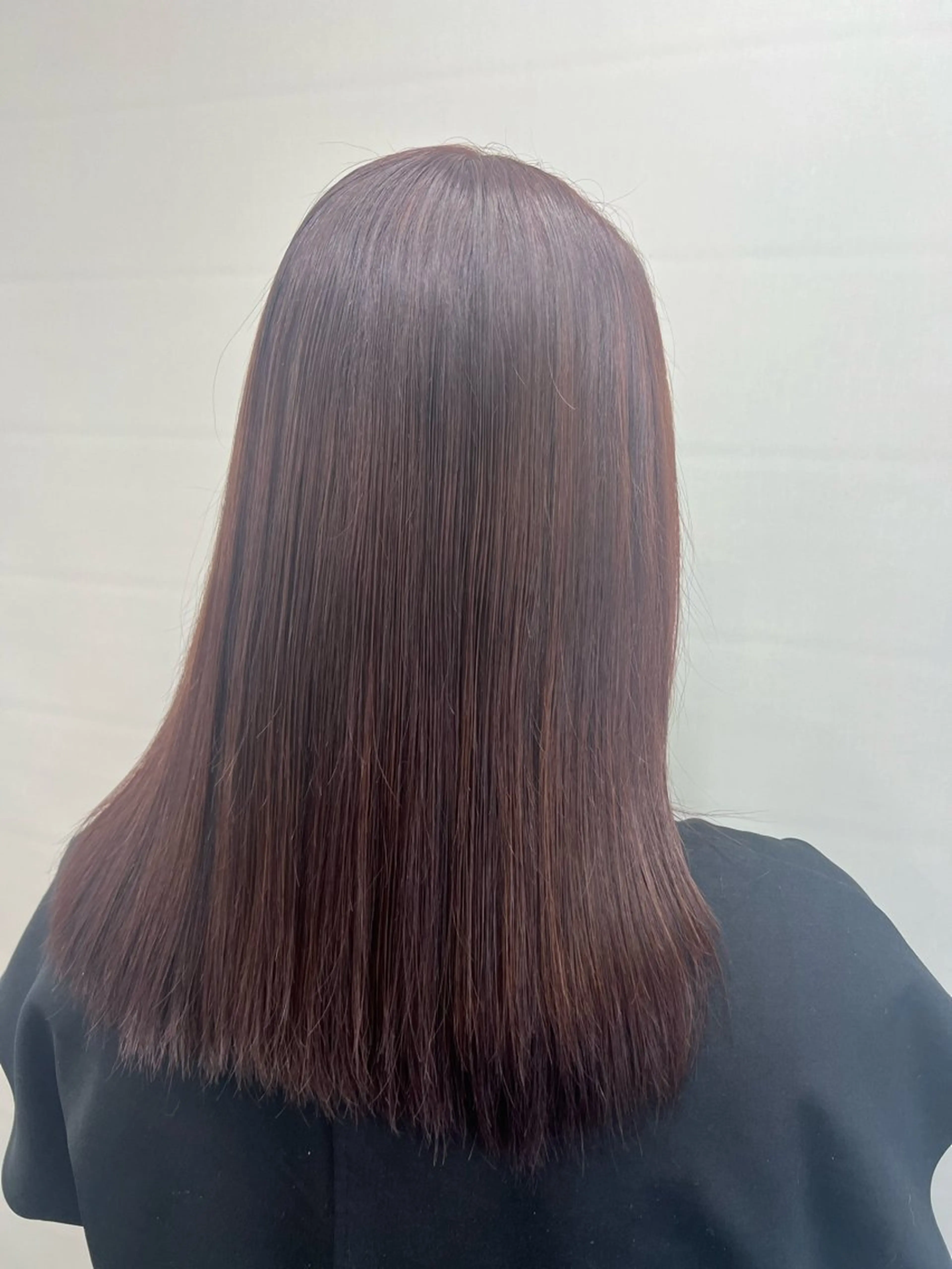 セミロング ピンクブラウン ヘアカラー 本間 絵理奈‎のヘアスタイル