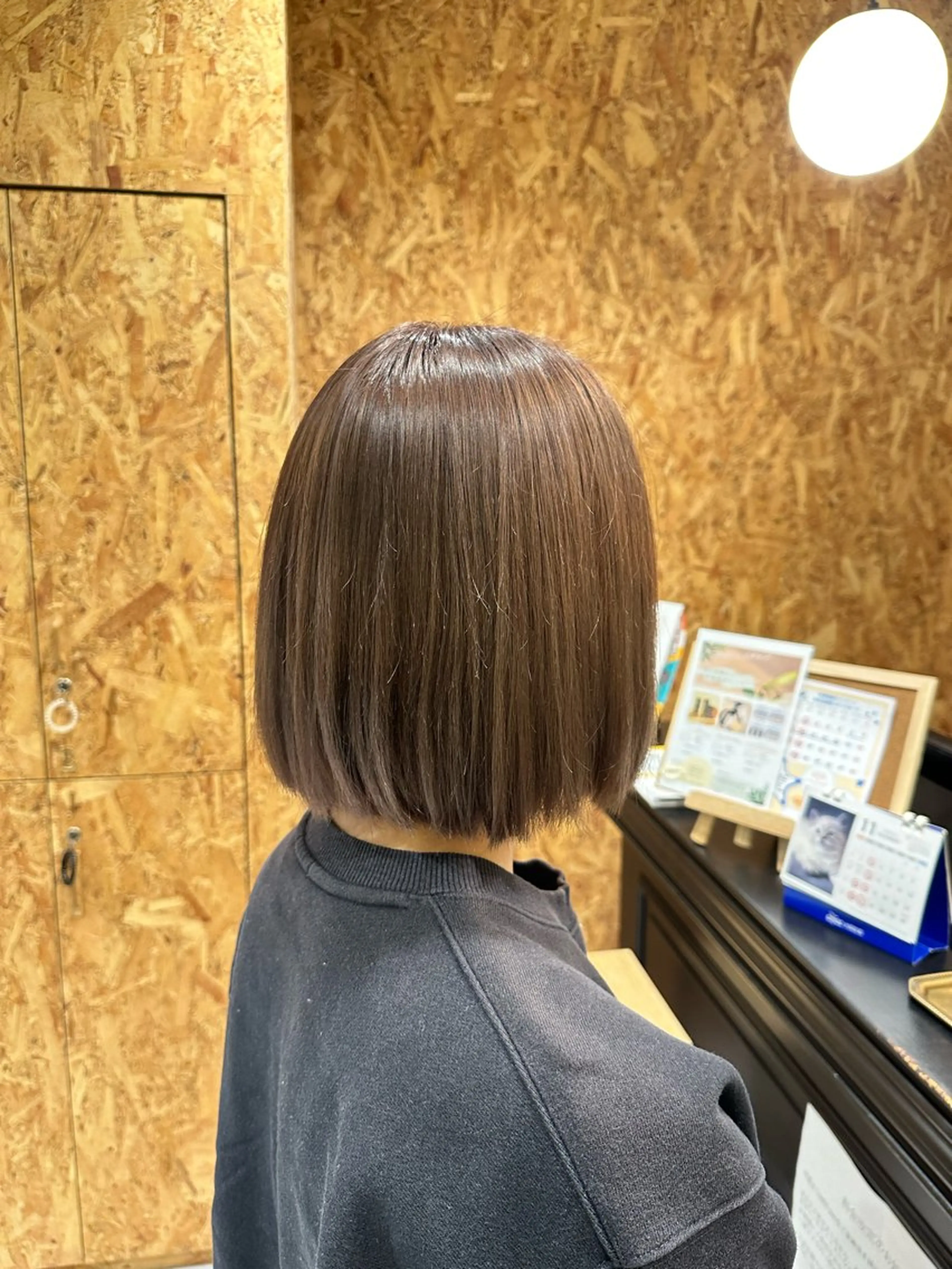 ショート ラベンダーベージュ ヘアカラー 野上 麗のヘアスタイル