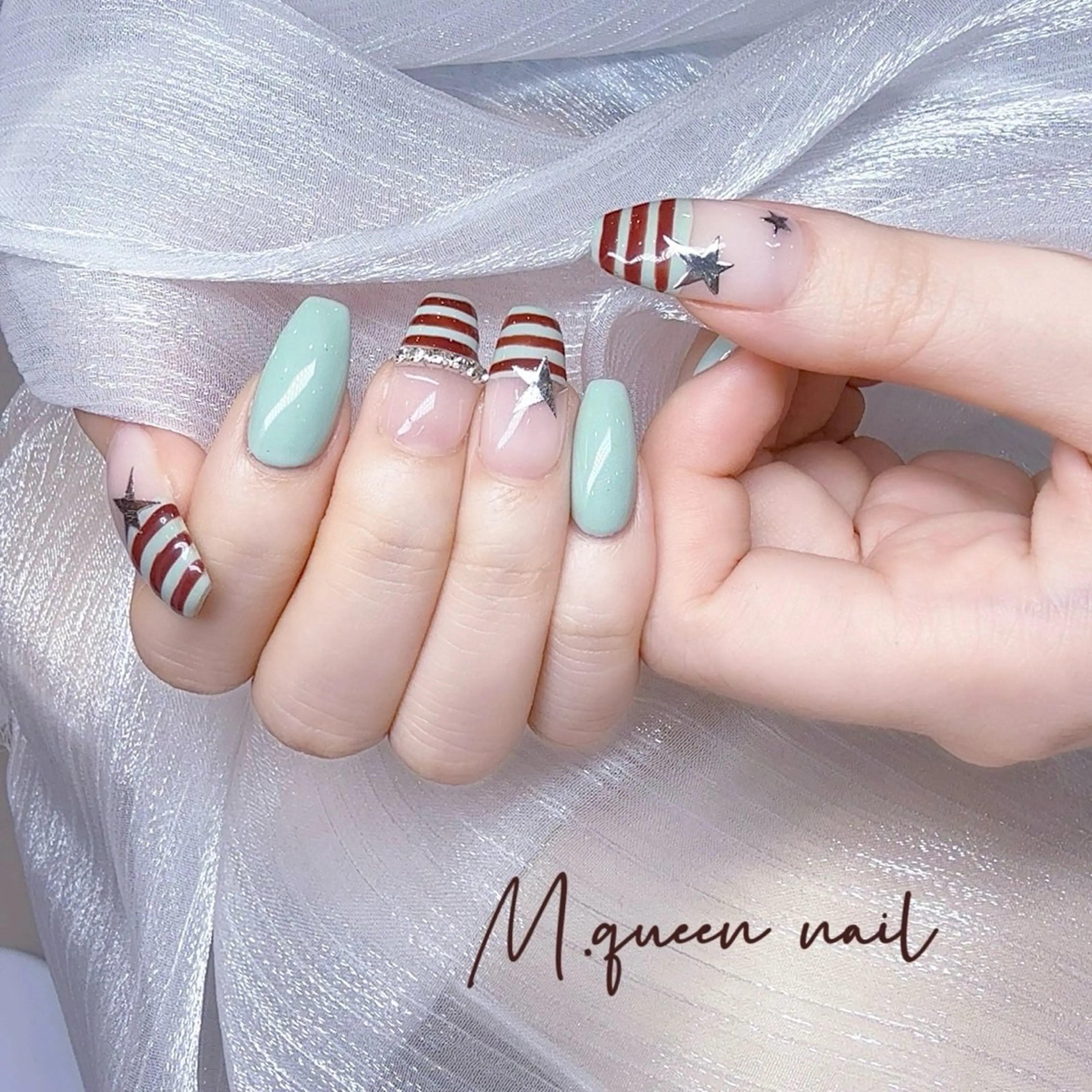 ネイル MQueen ネイルサロンマルのネイルデザイン