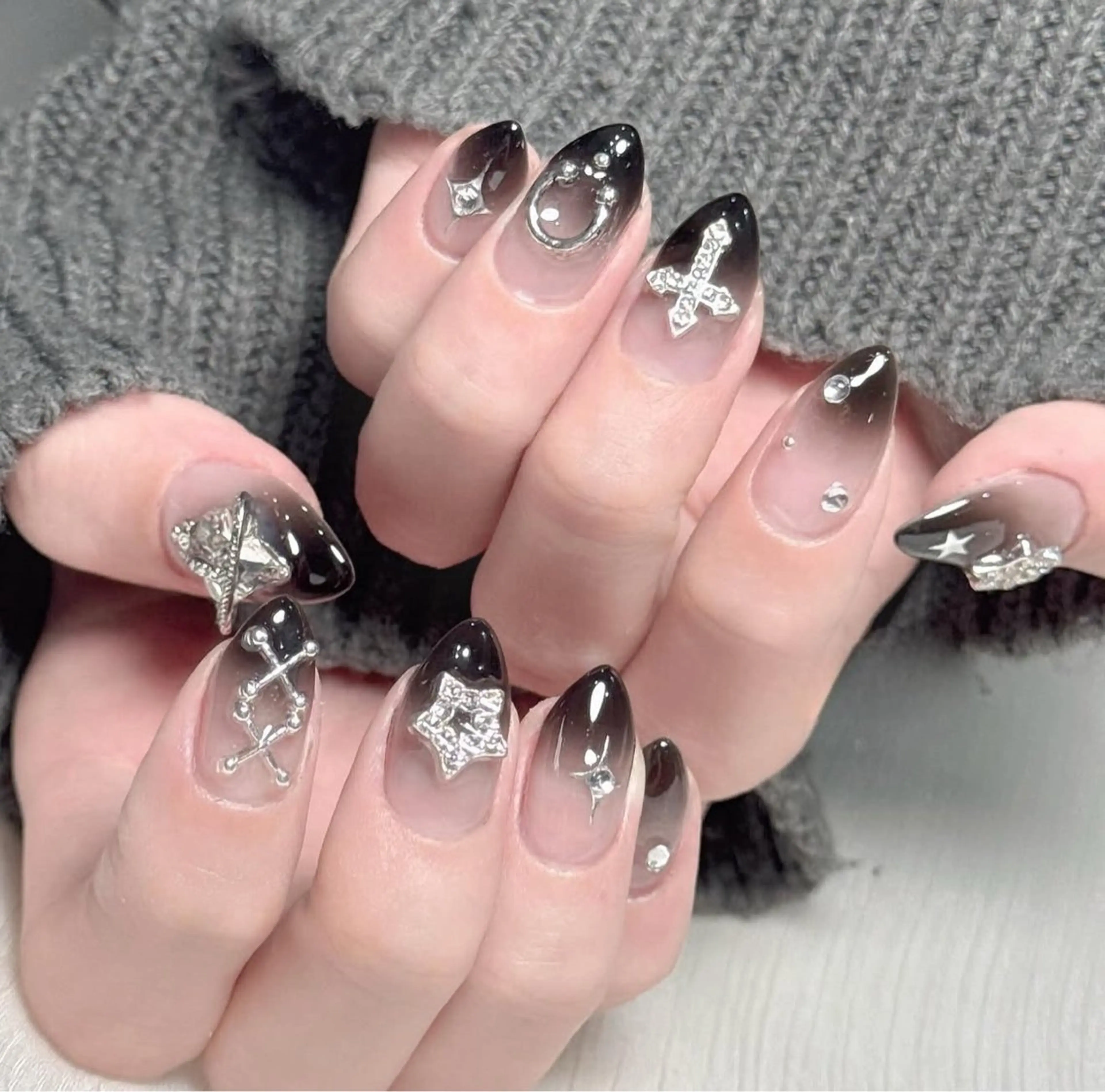 ネイル アニマル柄 オーロラネイル チークネイル フラッシュネイル ジェルネイル Tira Nailのネイルデザイン