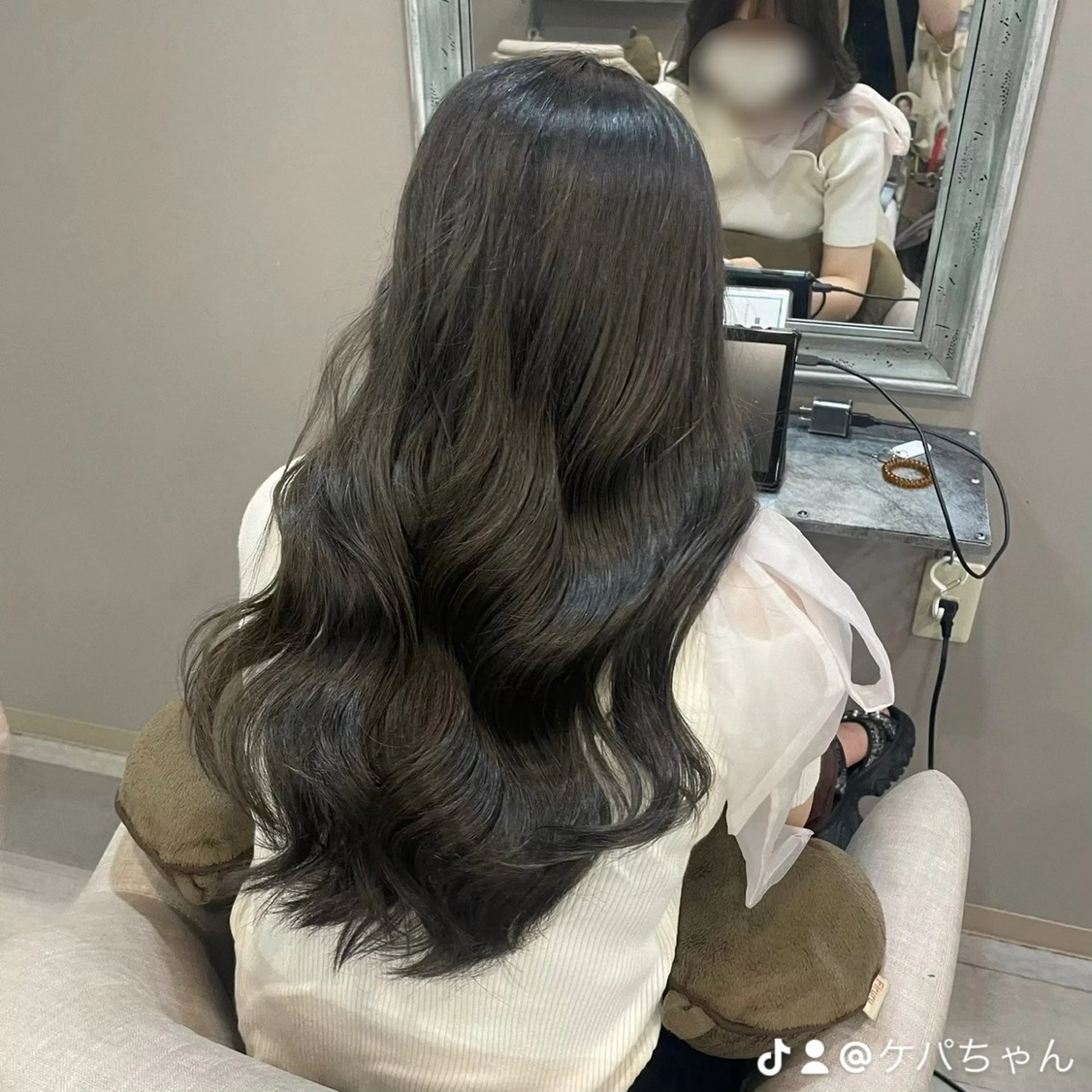 ロング パープルカラー トリートメント カット ヘアカラー 池田 優那のヘアスタイル