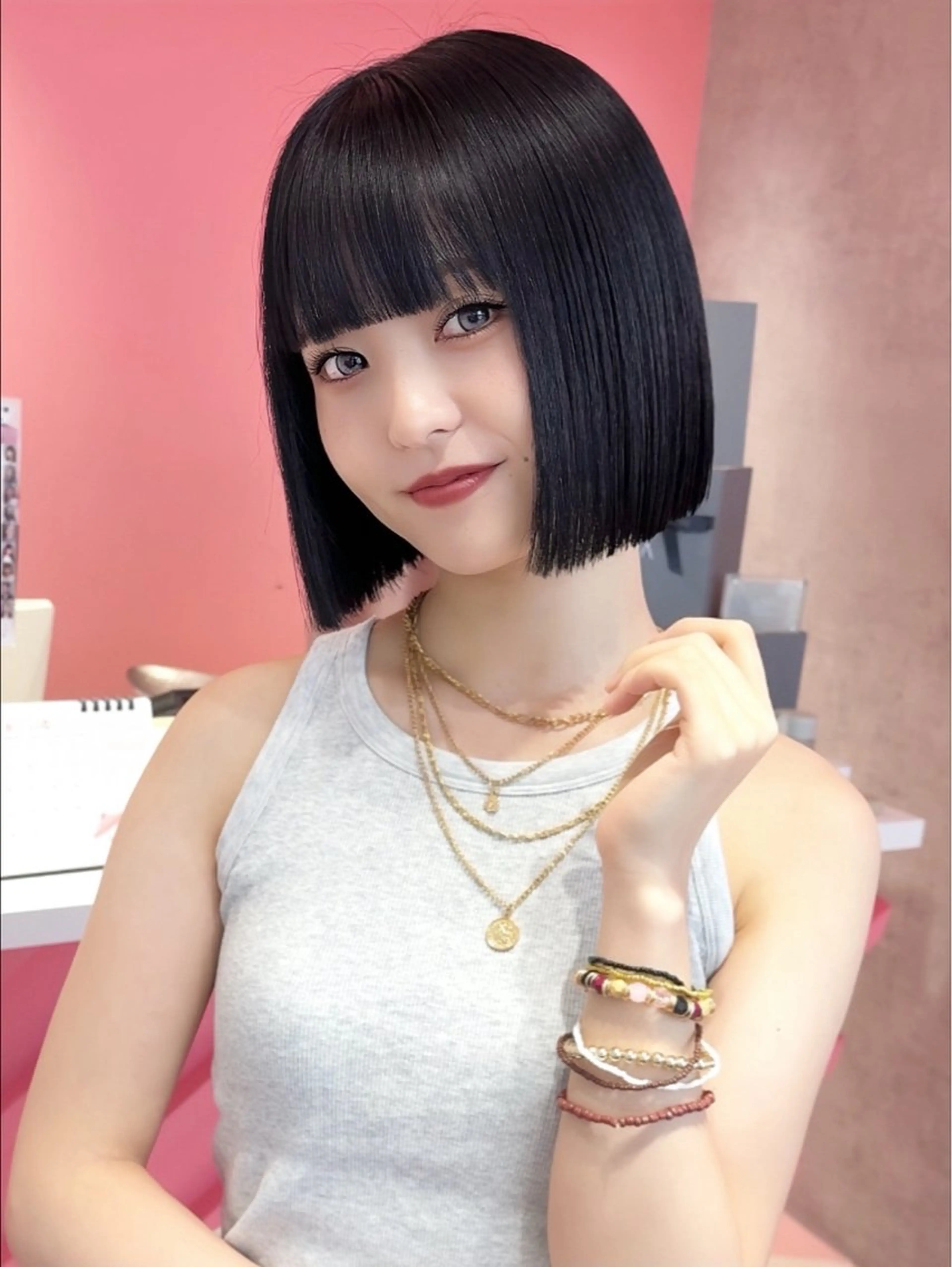 ショート カラー カット ヘアカラー トリートメント 莉乃/縮毛矯正/髪質 改善/艶カラーのヘアスタイル