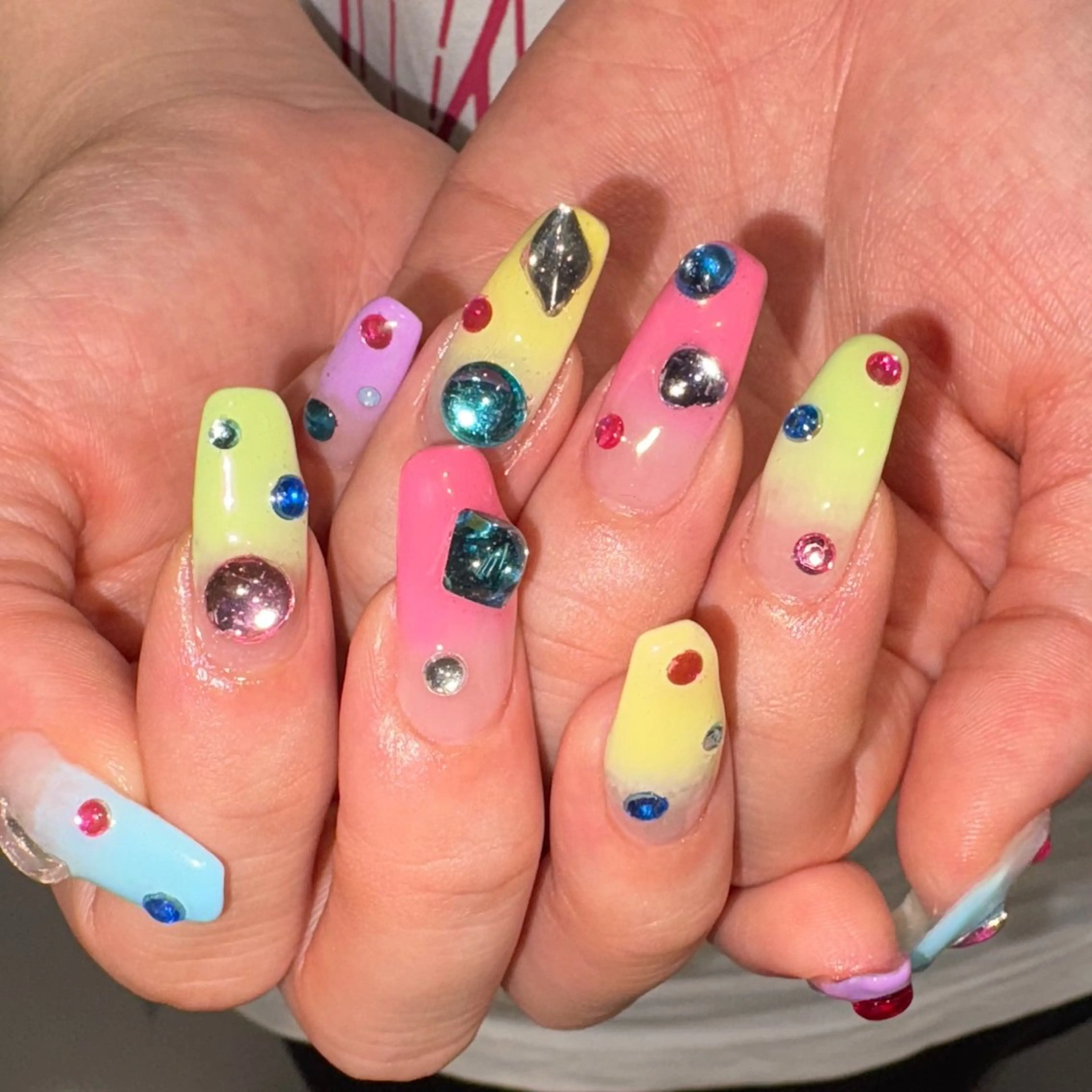 ネイル ハンドネイル カンナ【Y2Kネイル /コーンロウ】のネイルデザイン