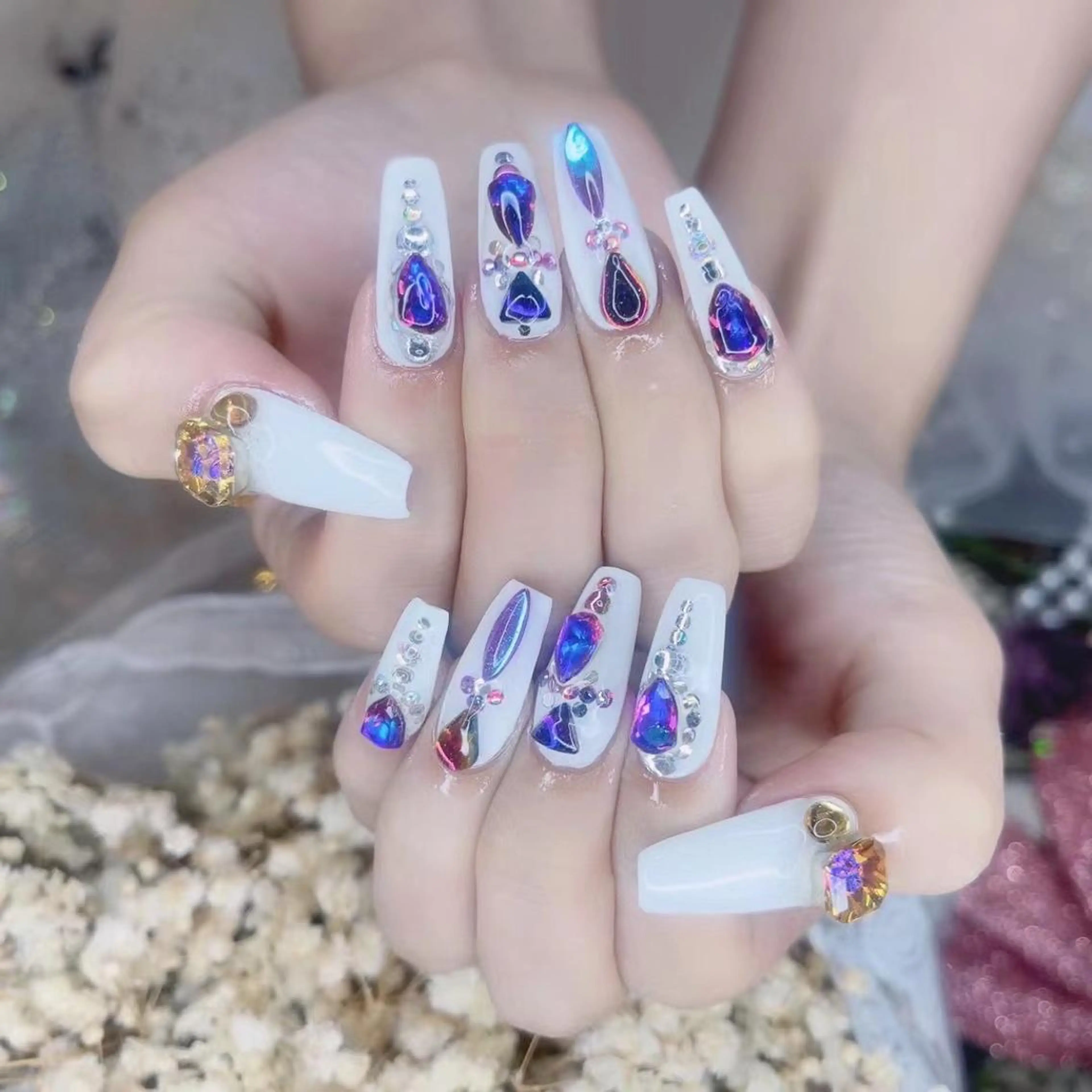 ネイル ラメ(グリッター) ホワイト Babarla nailのネイルデザイン