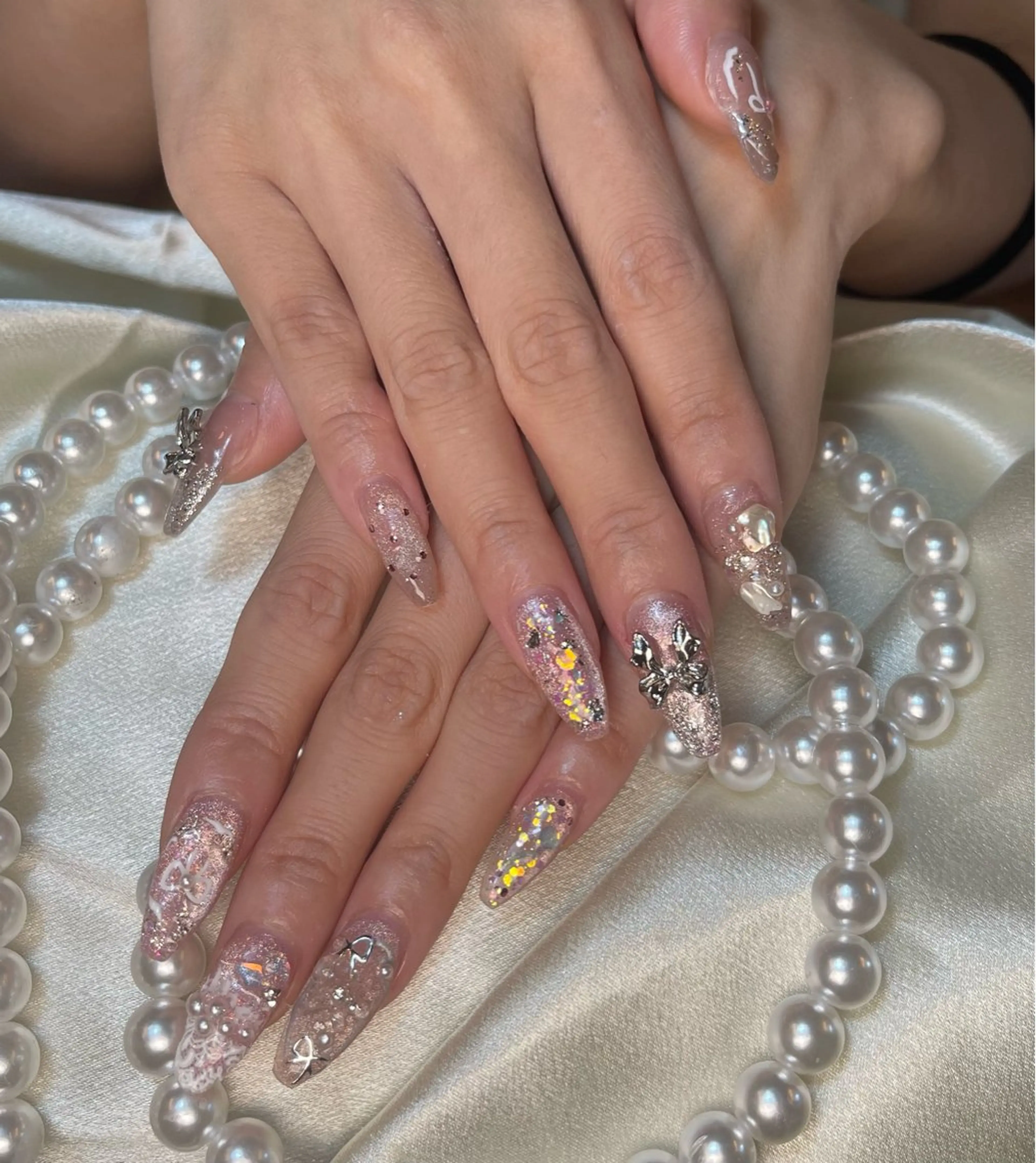 ネイル アートネイル フラワーネイル ゴージャス キラキラネイル ストーンネイル ハンドネイル リセス 高田馬場💎のネイルデザイン