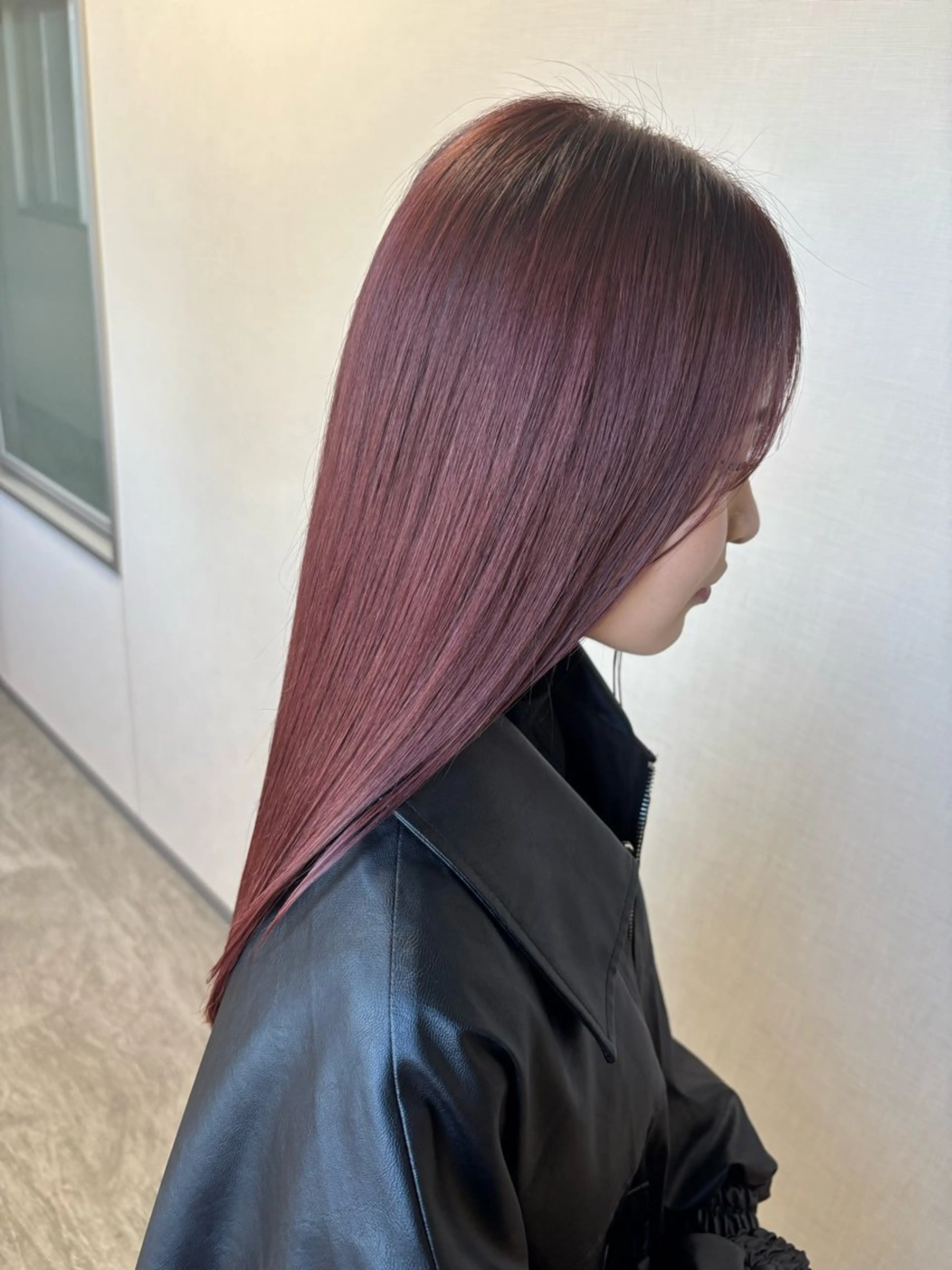 ロング カラー カシス レッドカラー ヘアカラー 松井那津子 /ハイライトブリーチのヘアスタイル