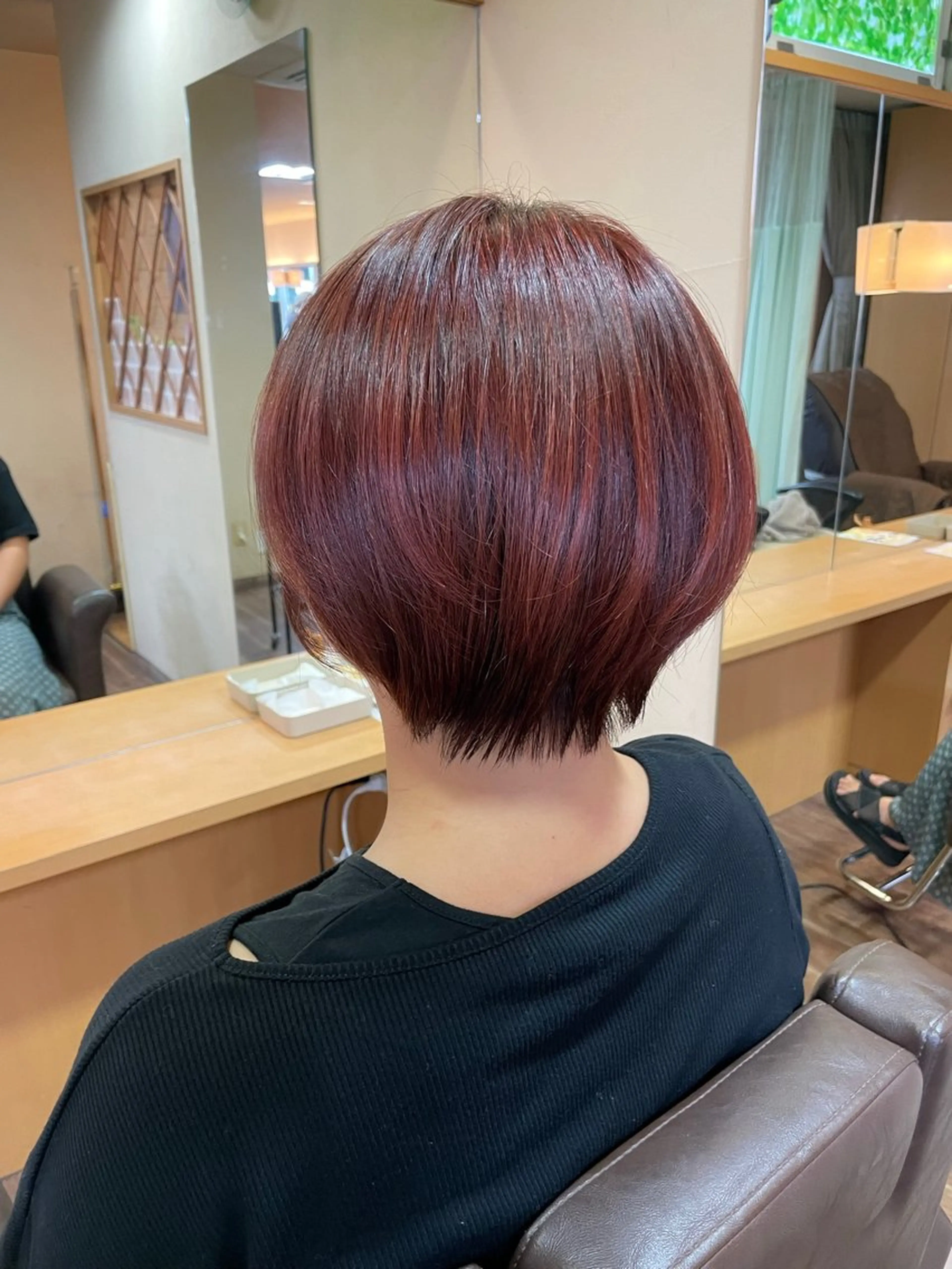 ショート 中野 里咲のヘアスタイル
