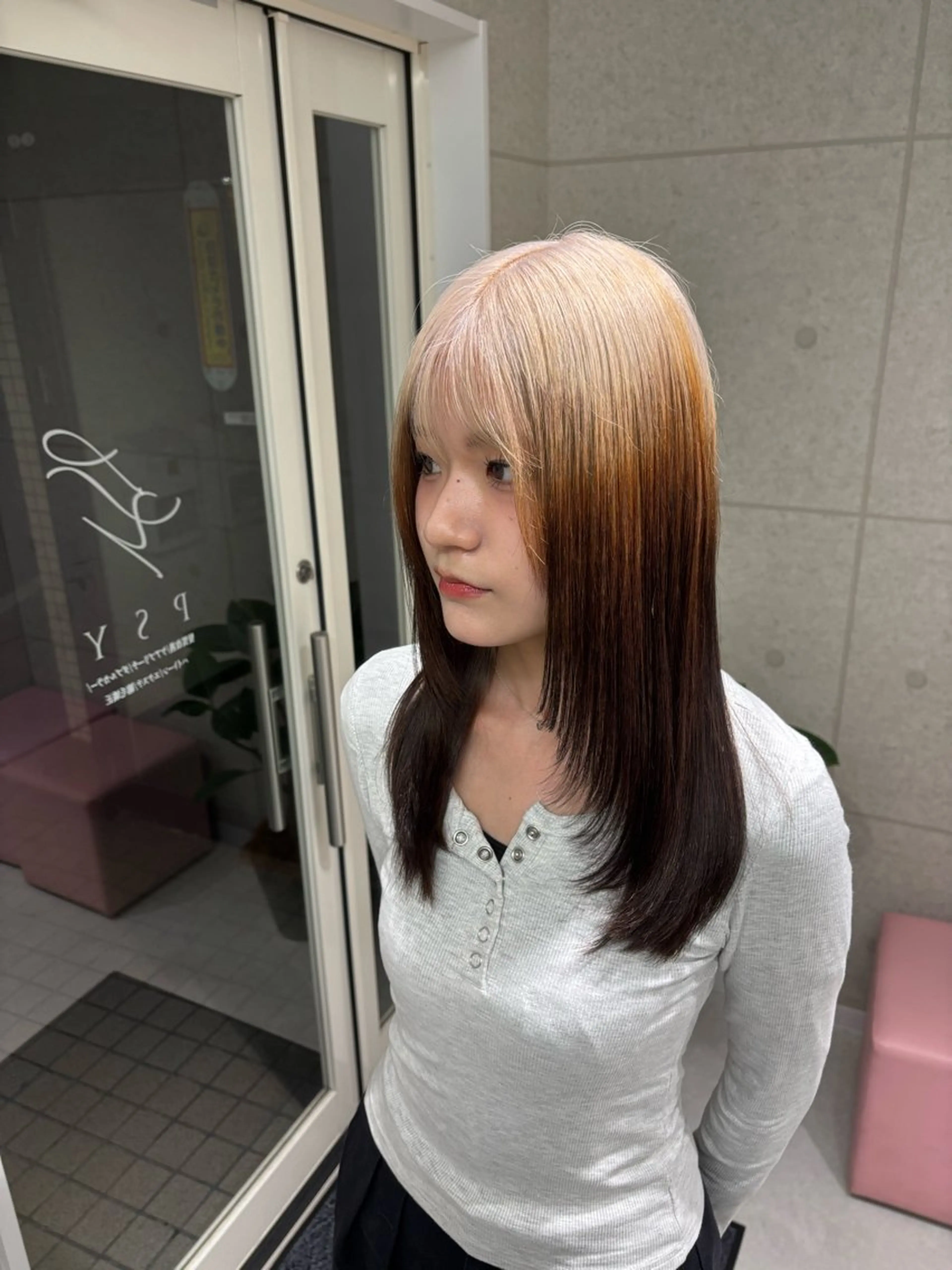 ✨【ミニモ限定】✨ルーツカラー✨自分だけのデザインに✨ブリーチ+カラー+トリートメント無料の写真