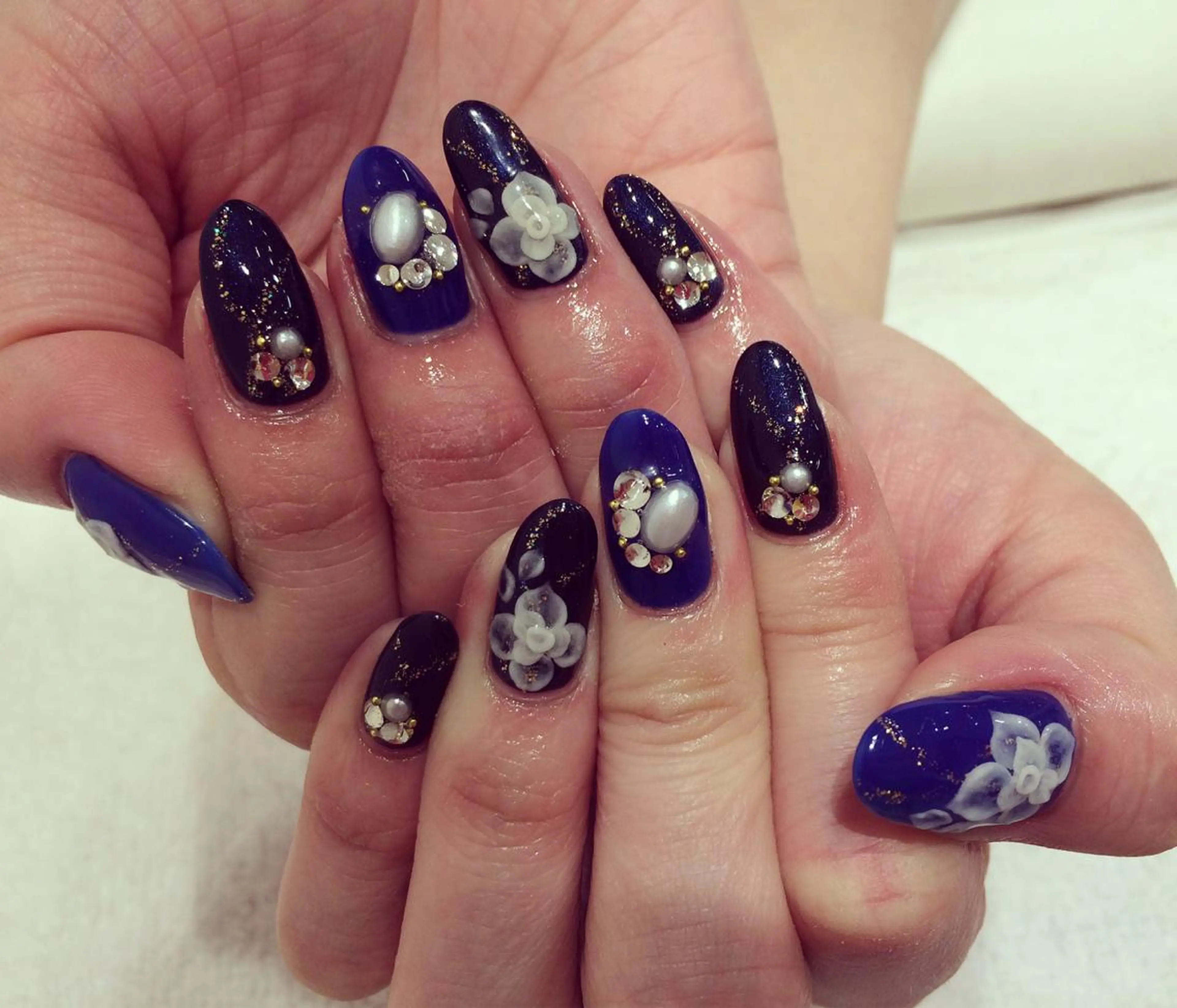 ネイル 成人式 フラワーネイル nailartist lisaのネイルデザイン