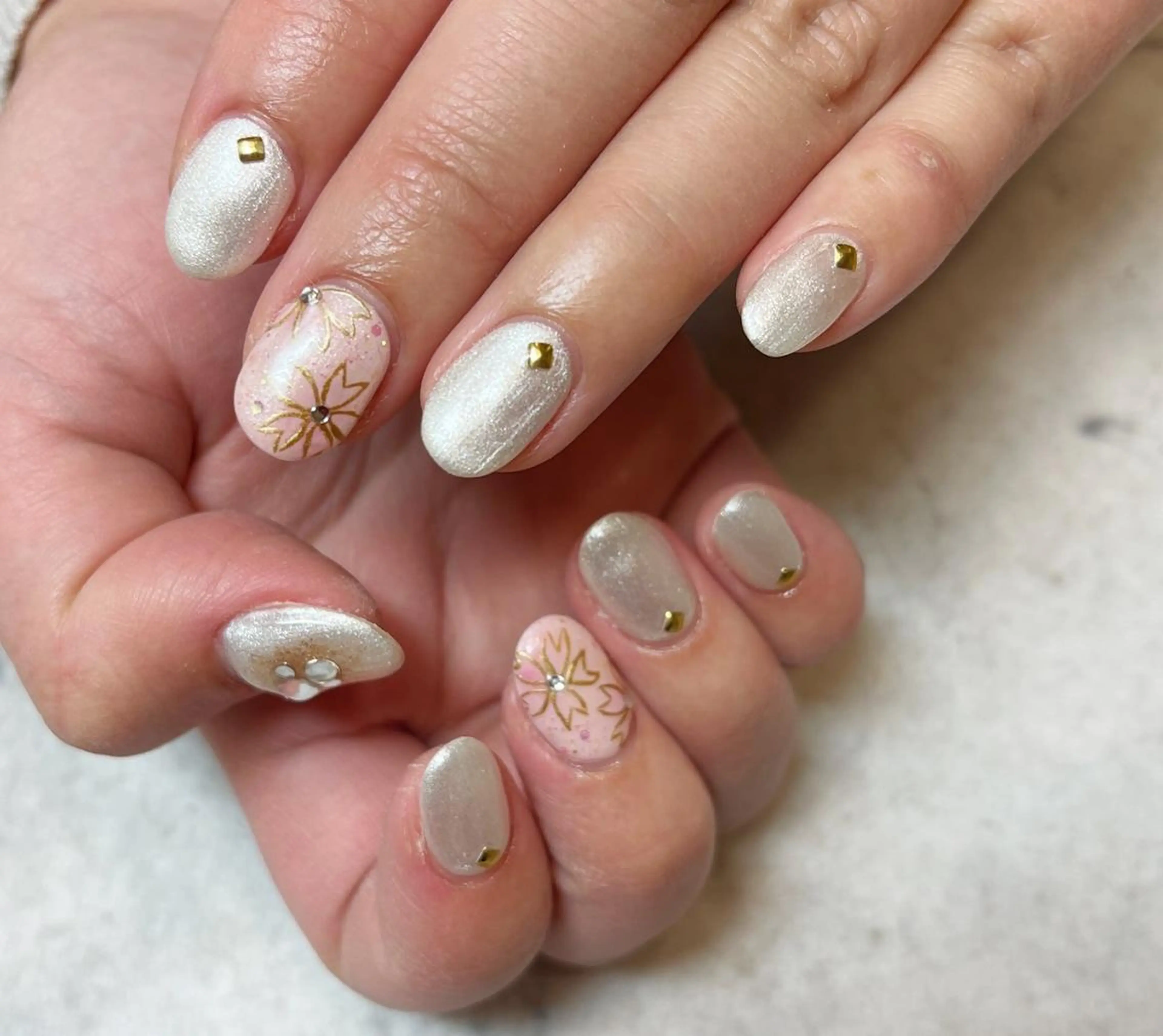 ネイル ネイルリボン 受付スタッフのネイルデザイン