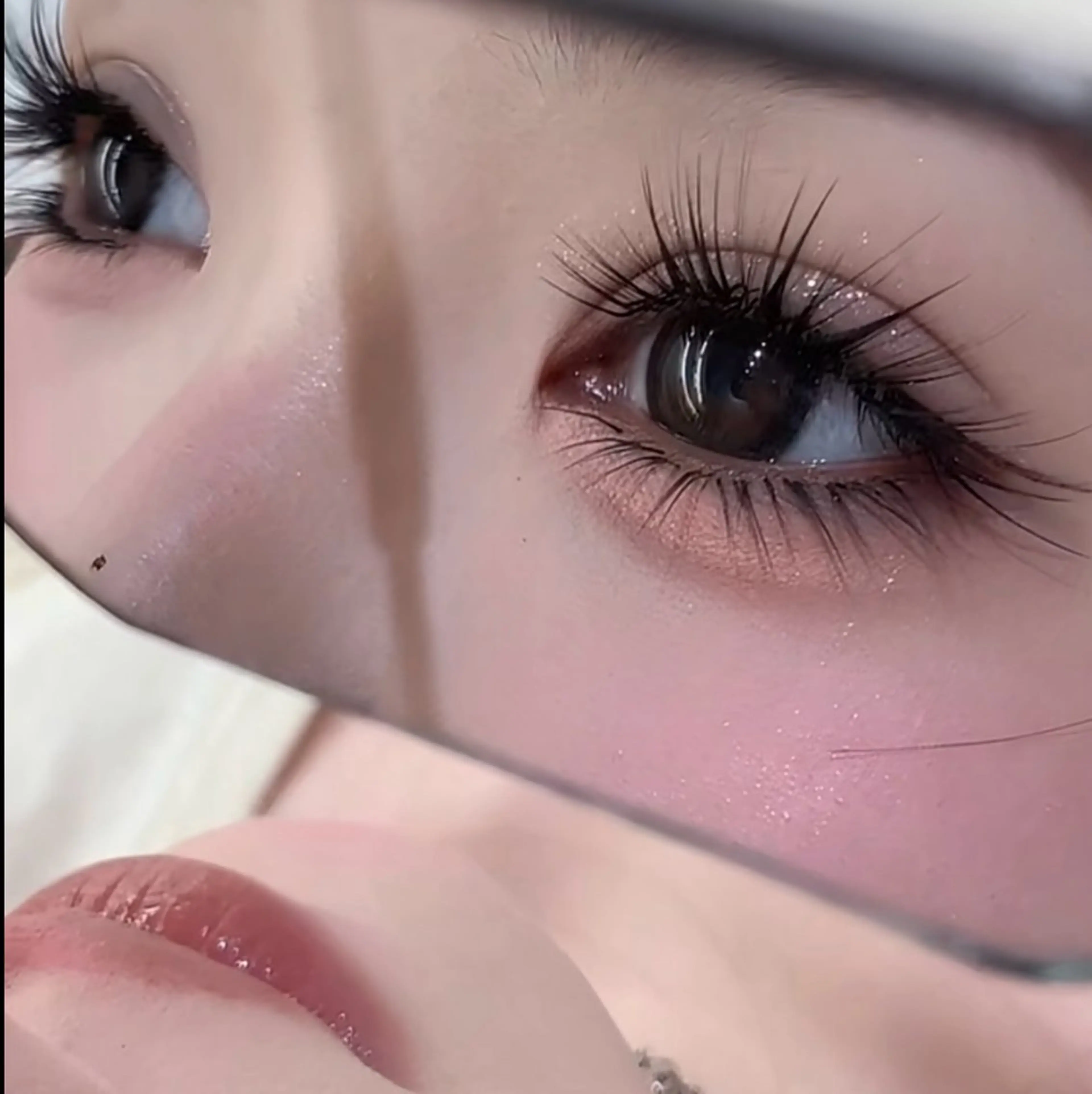 マツエク・マツパ 束感まつ毛 カラーマツエク フラットラッシュ パリジェンヌラッシュリフト まつげパーマ ミユ 横浜のマツエク・マツパデザイン