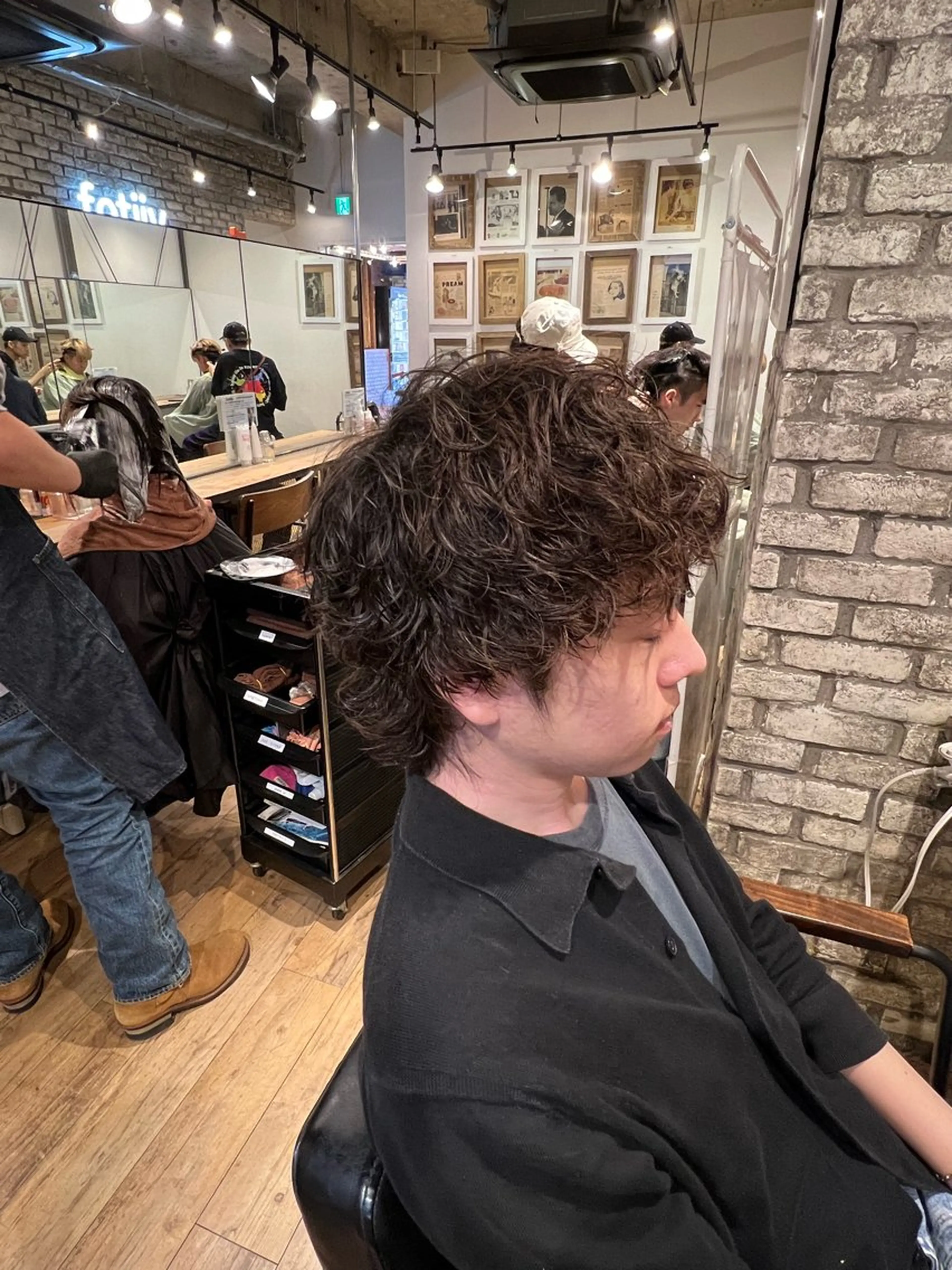 パーマ メンズ 與座 小遥のヘアスタイル