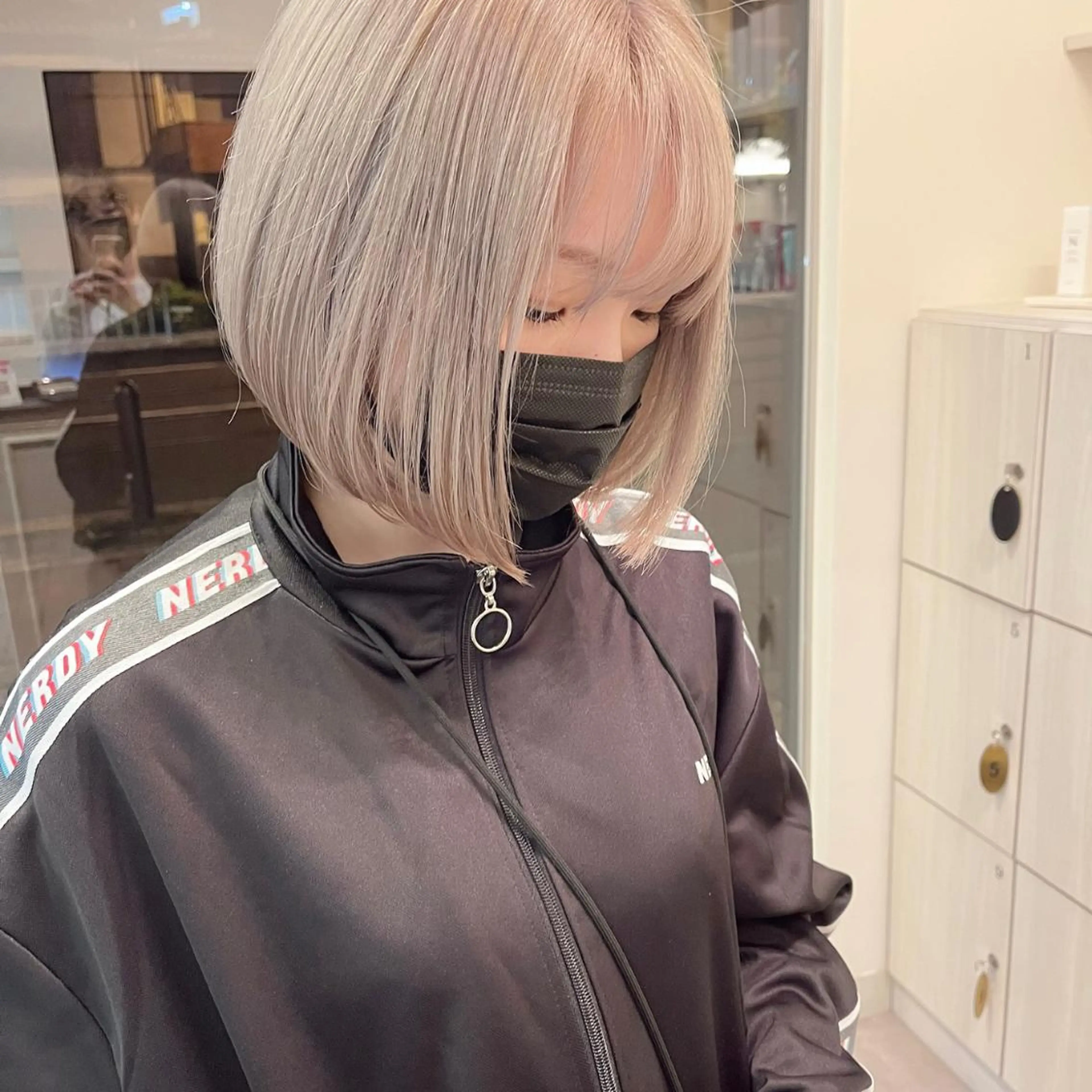 ミディアム カラー 渡邊 唯のヘアスタイル