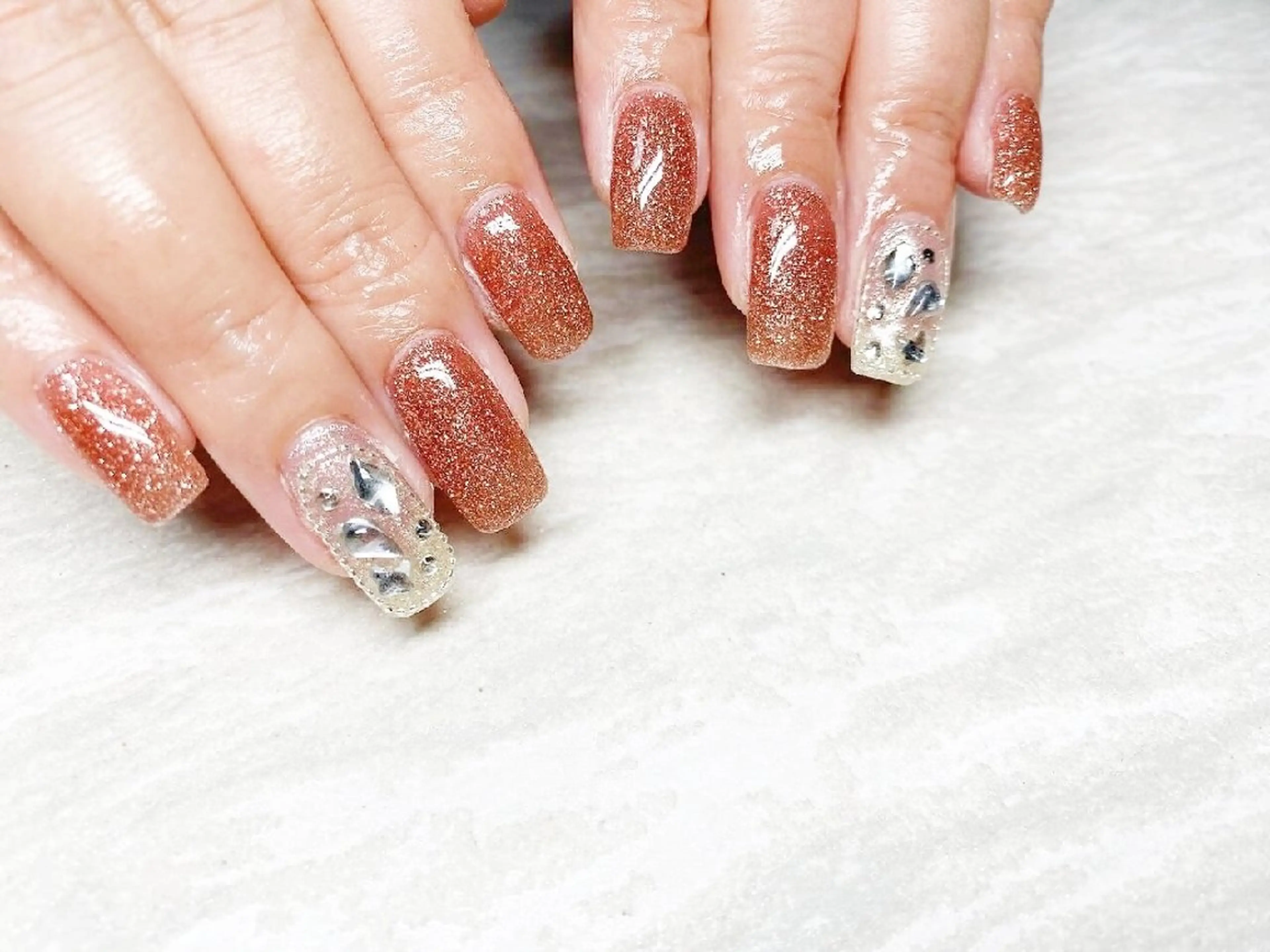 ネイル フラッシュネイル キラキラネイル ワンホンネイル ハンドネイル JULIE NAILのネイルデザイン