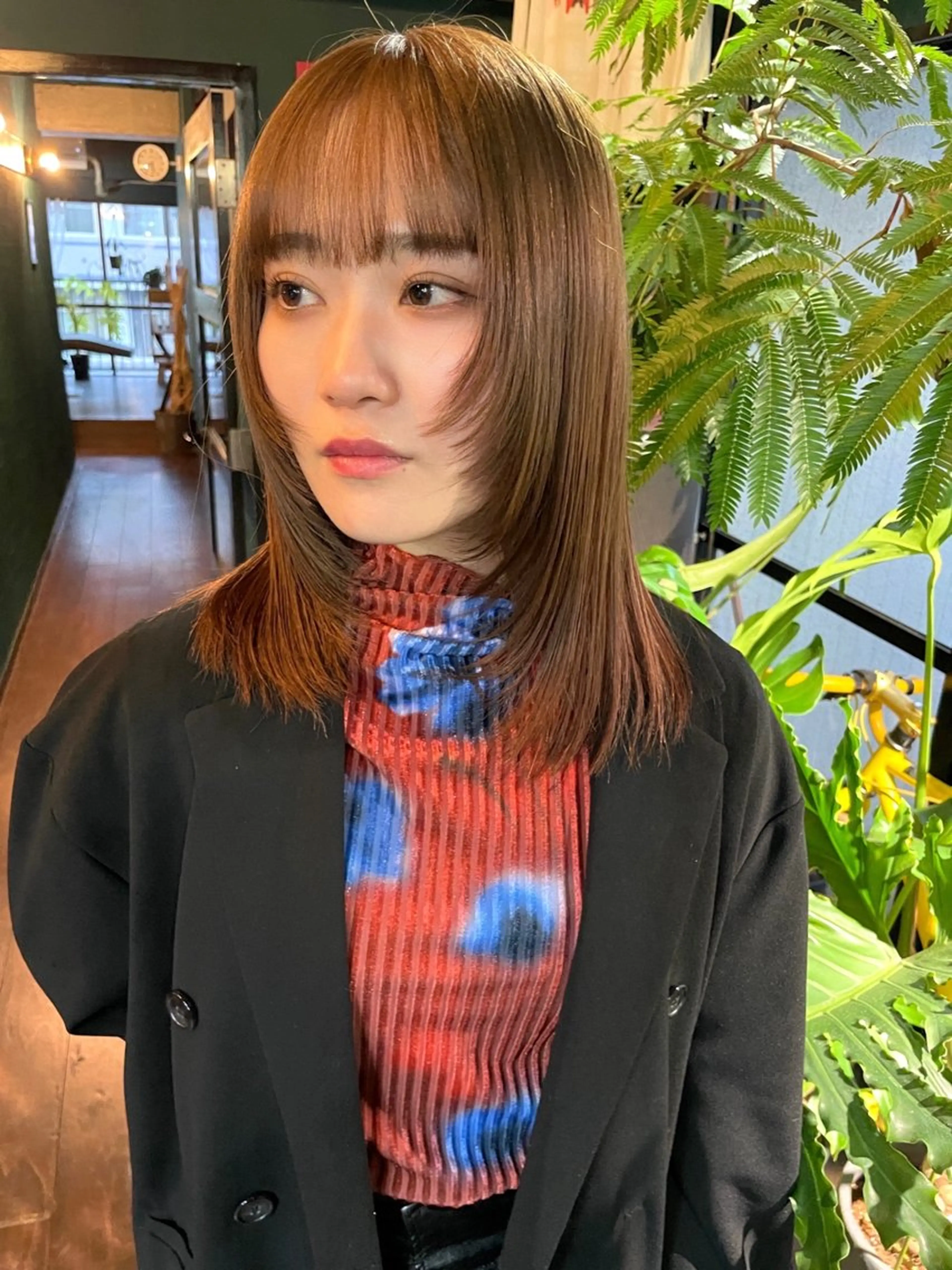 ミディアム レイヤーカット カット ヘアカラー トリートメント vivre libreのヘアスタイル