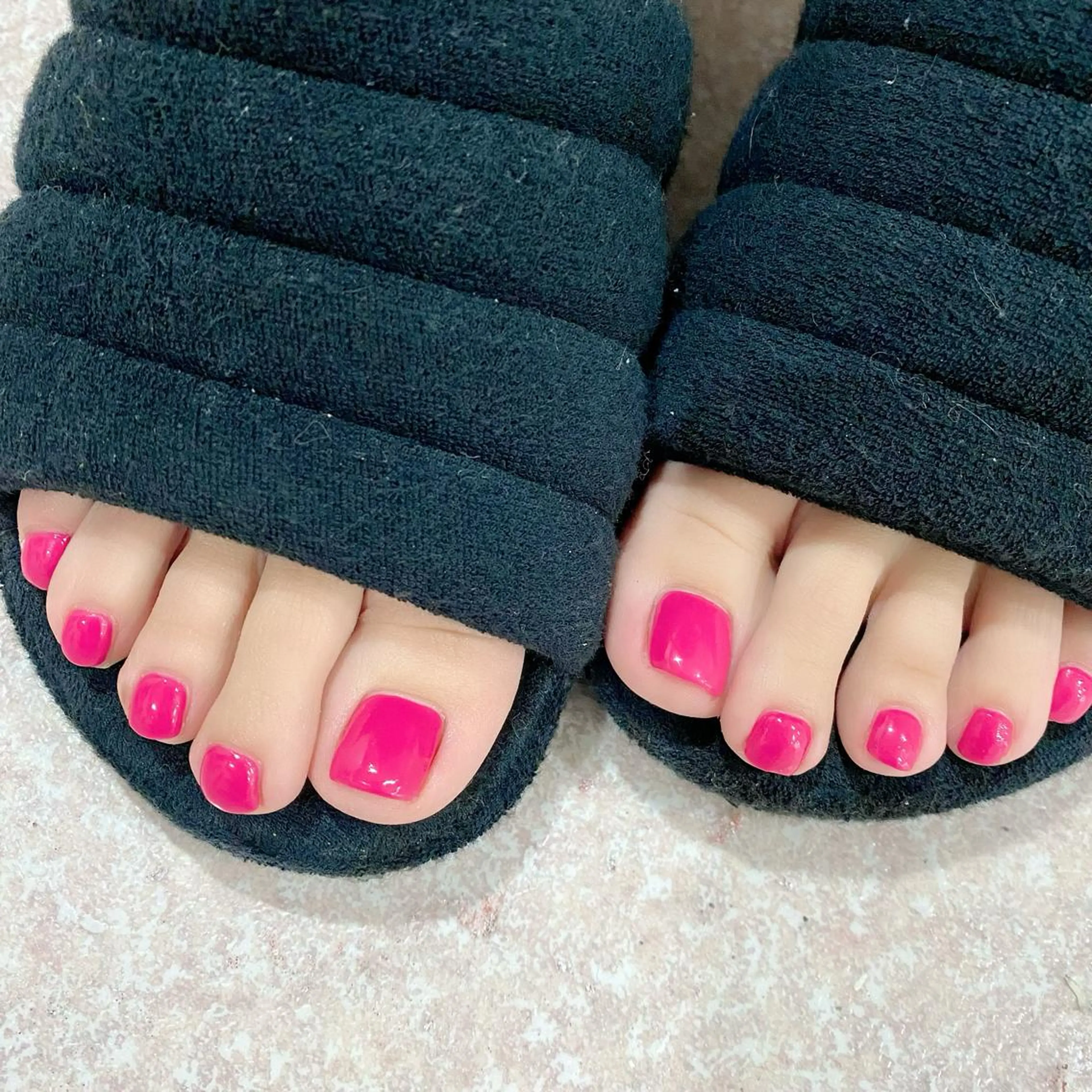 ショート カラー パーマ ヘアアレンジ メンズ キッズ ネイル マツエク・マツパ ピンクカラー カラーマツエク フットネイル ワンカラーネイル ピンク Salon Ｋのネイルデザイン