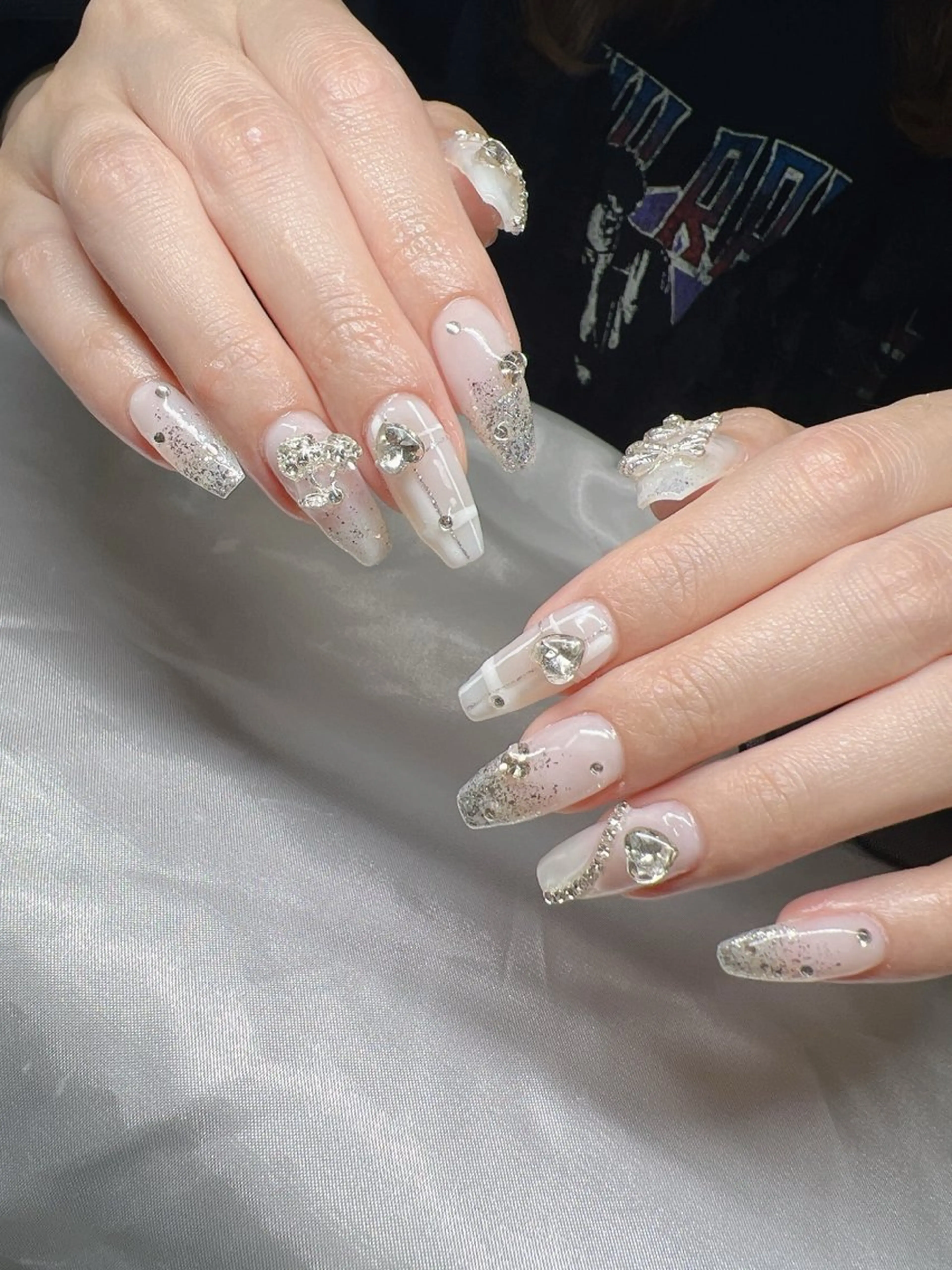 ネイル 長さ出し グラデーション 卒業式 キラキラネイル マグネットネイル Lee Nailsのネイルデザイン