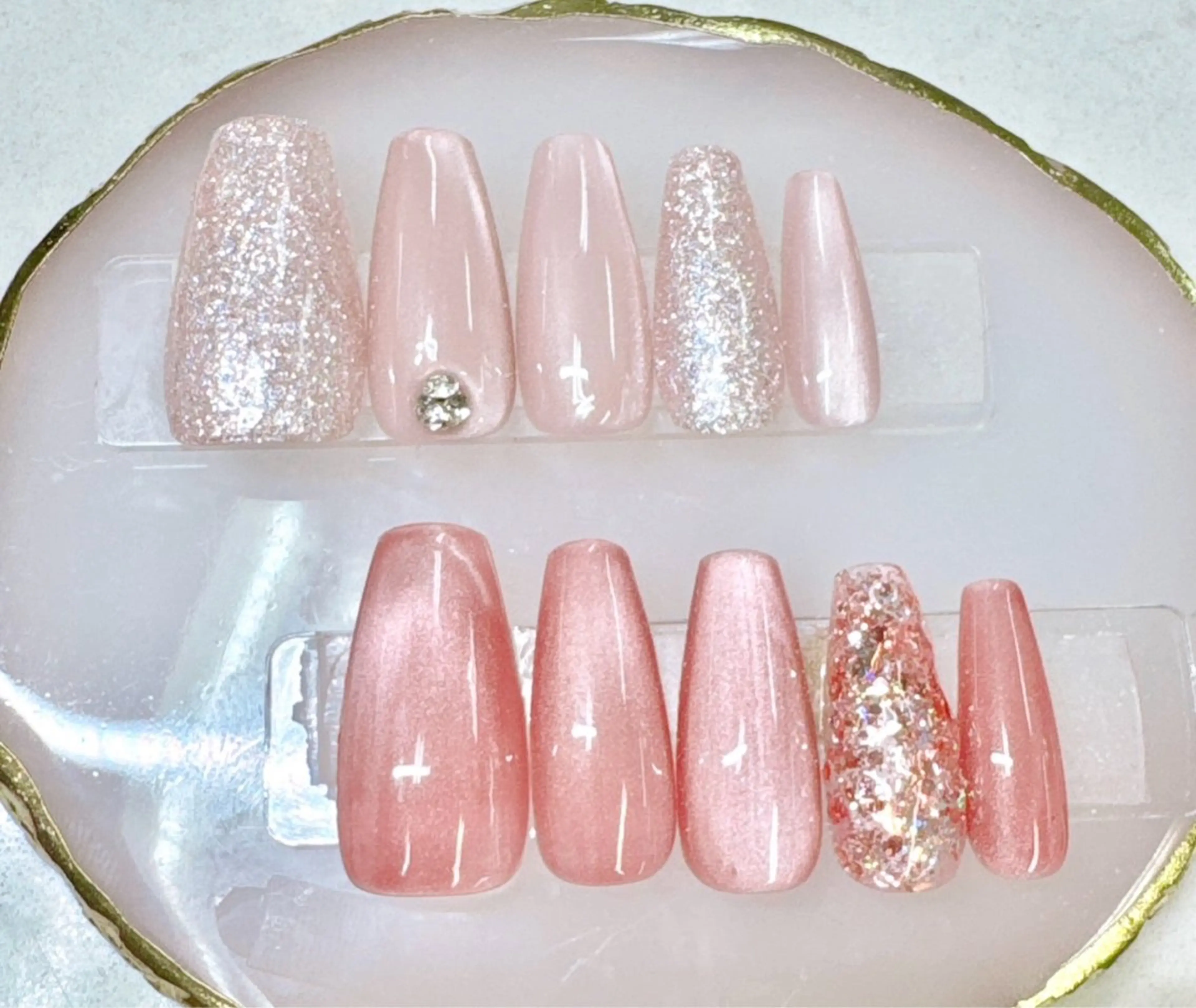 ネイル ジェルネイル キラキラネイル ロングネイル マグネットネイル ワンカラーネイル ハンドネイル Queeens nailのネイルデザイン