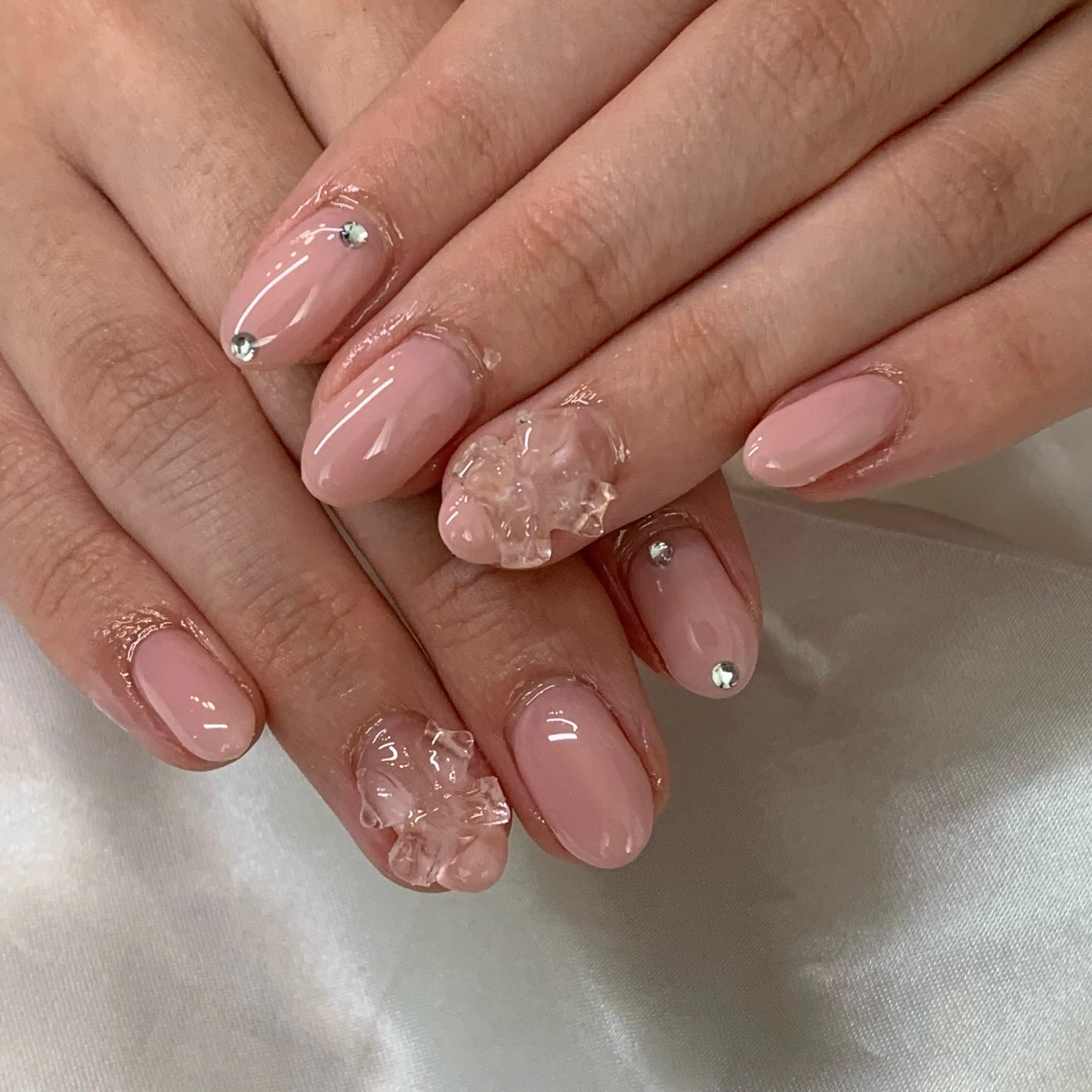 ミディアム ハンドネイル フットネイル 竹下 凌香のネイルデザイン