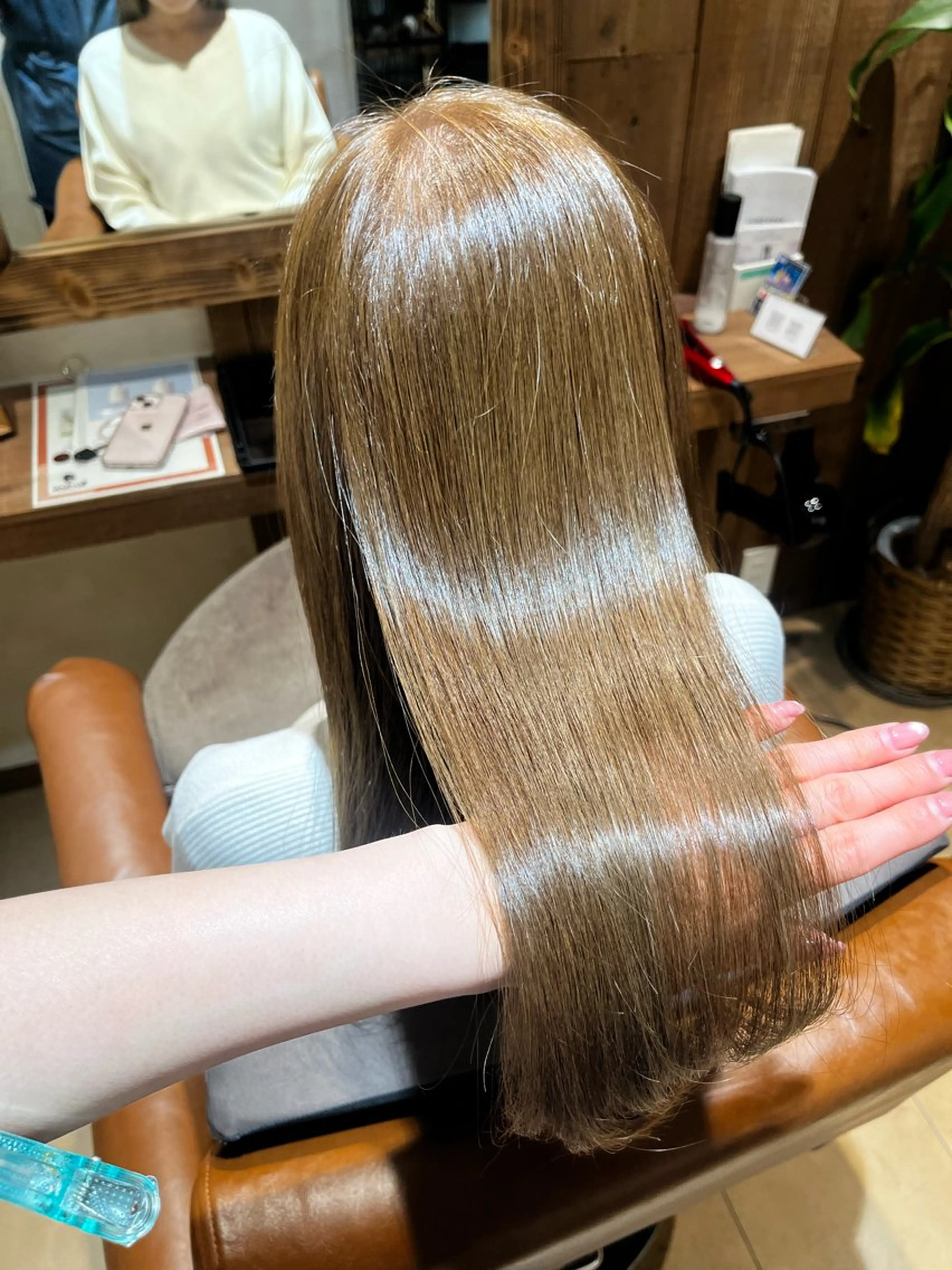 セミロング カット ヘアカラー end roll りんのヘアスタイル