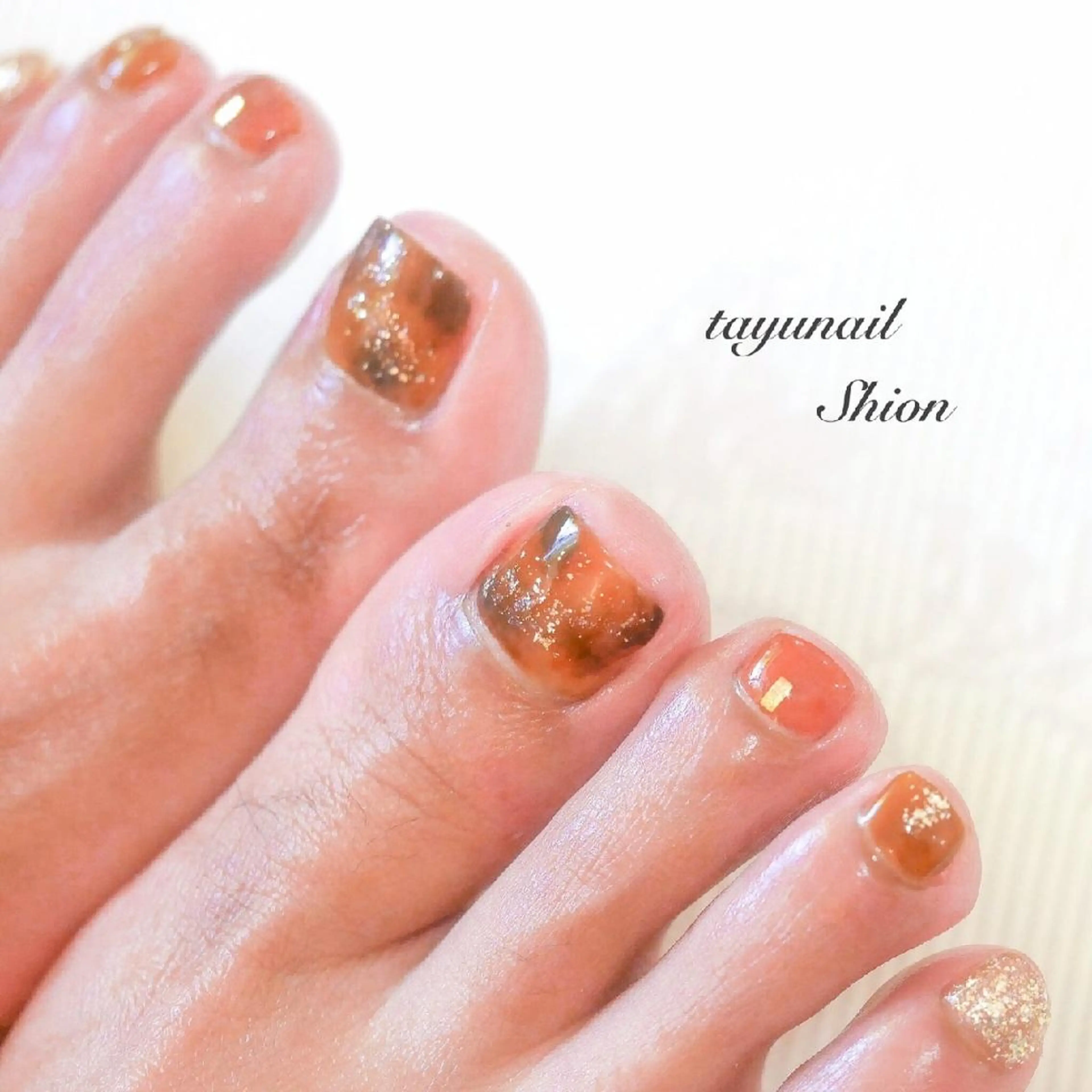 ネイル アートネイル べっ甲ネイル ブルー フットネイル ジェルネイル ネイルサロン 【たゆnail】のネイルデザイン