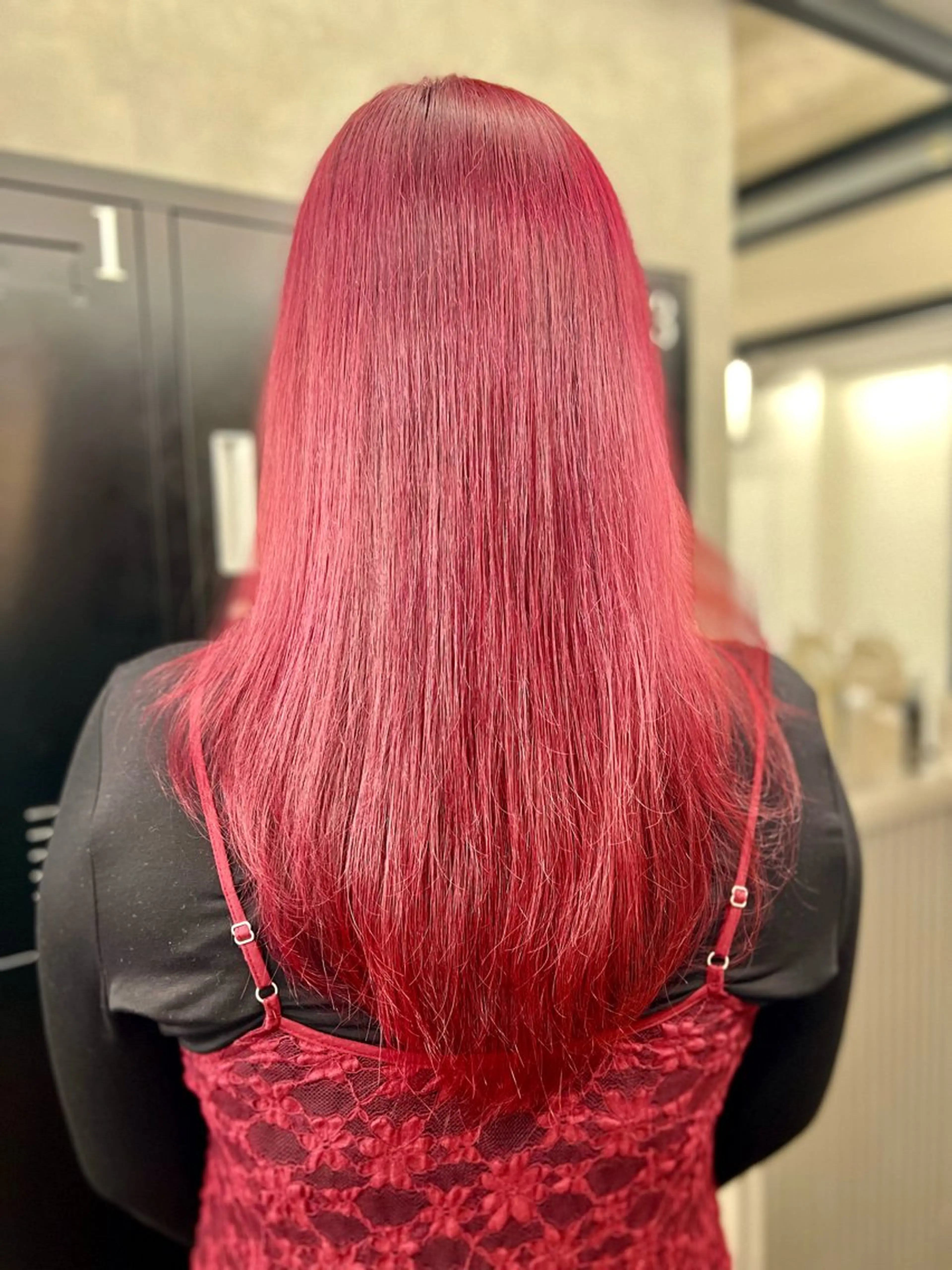 ロング カラー ピンクカラー レッドカラー 髪質改善 透明感カラー特化🫧 ADLLA.栗原🦋のヘアスタイル